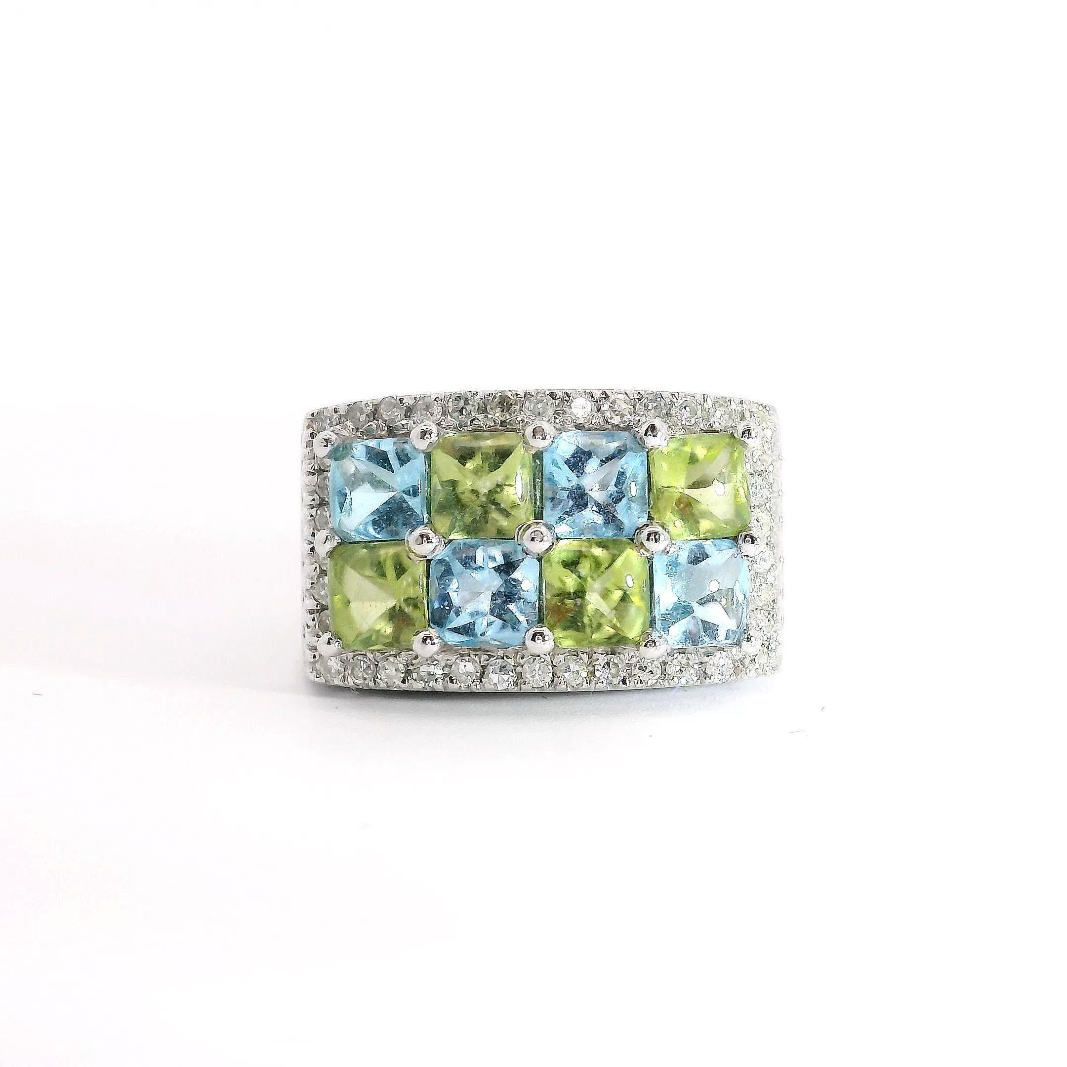 Mosaic Peridot and Blue Topaz Ring and Earrings in 18K White Gold with Diamonds In New Condition In Hong Kong, HK