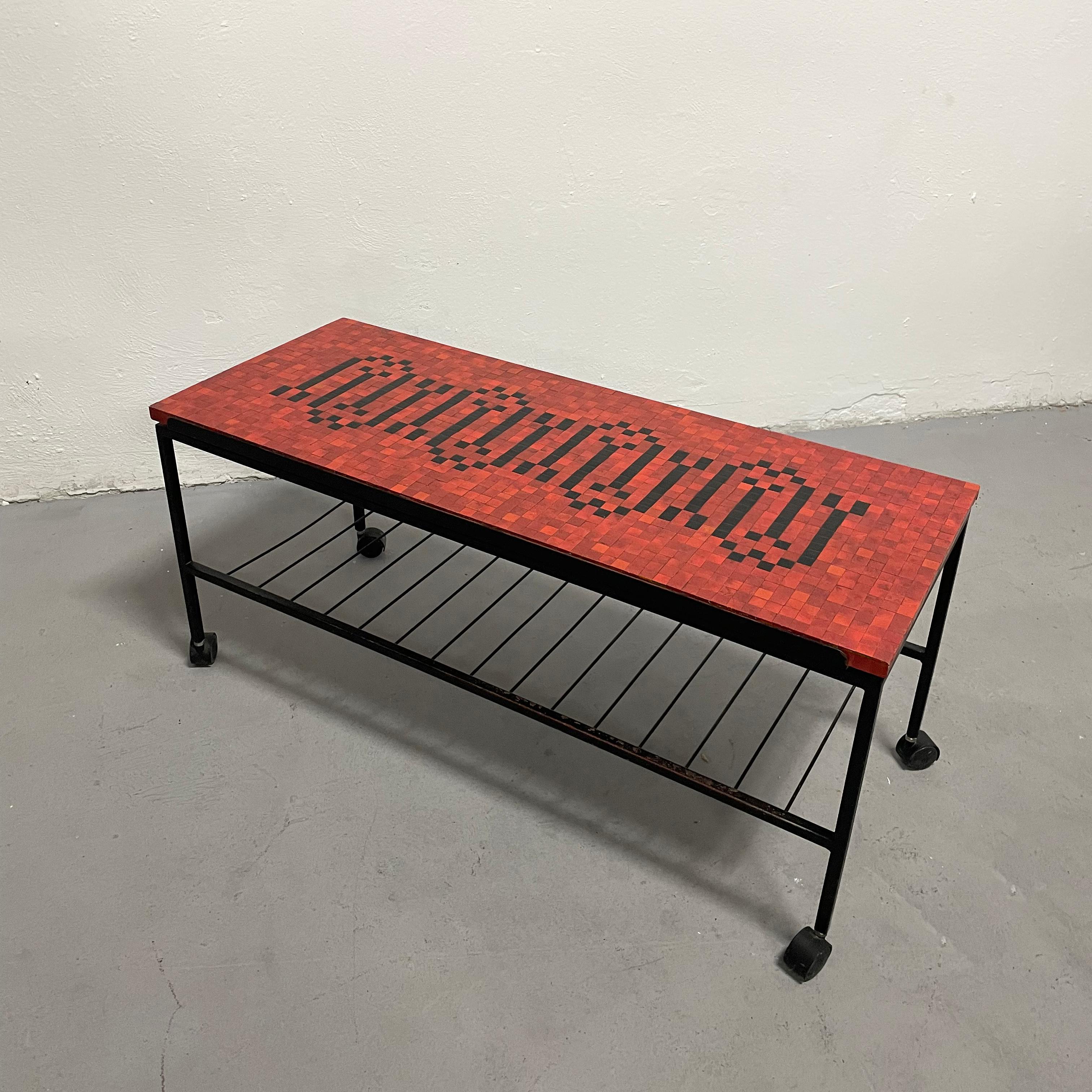 Table basse en mosaïque et carreaux, chariot de bar de service, métal et céramique, années 1950 en vente 3