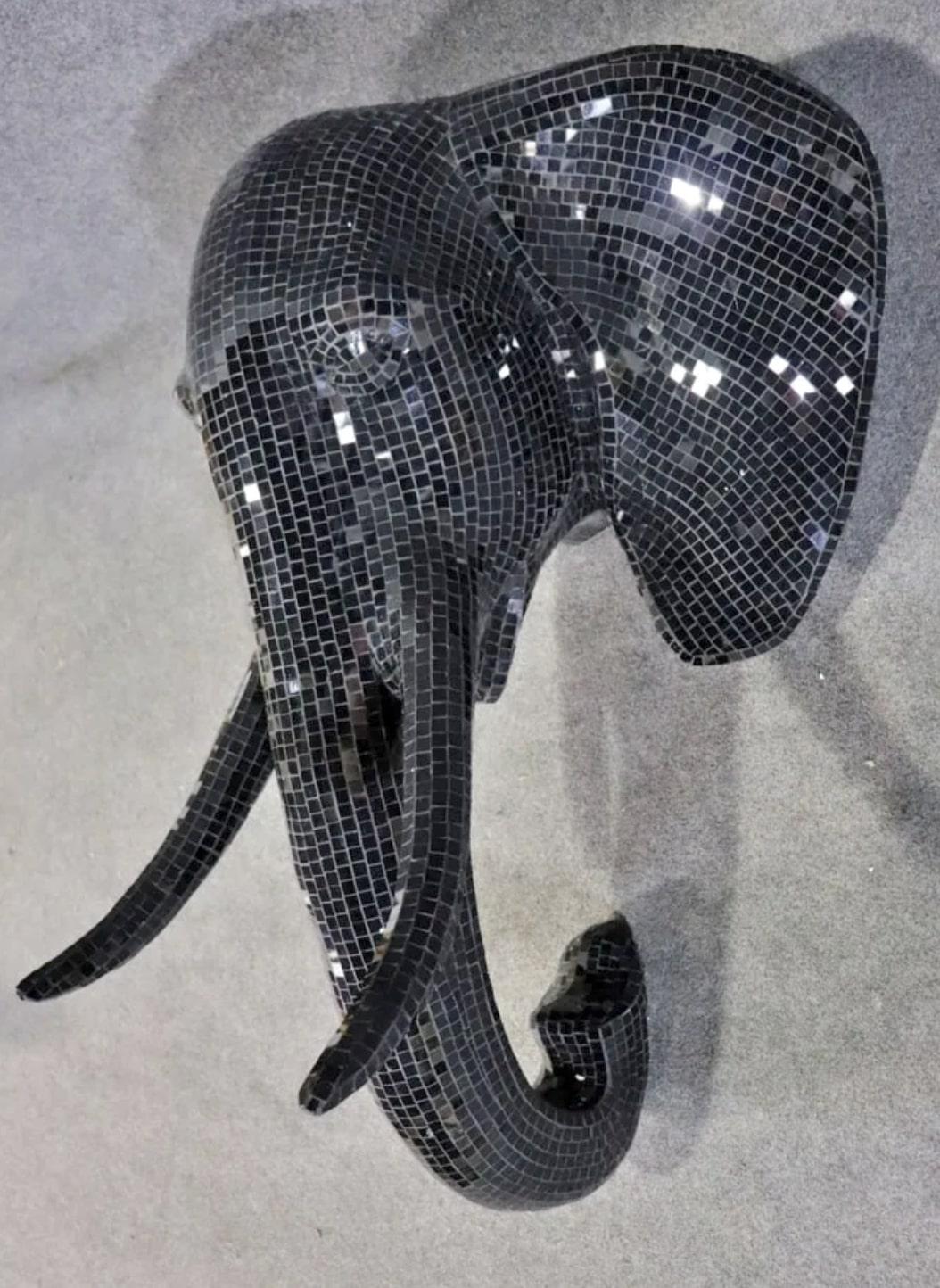 Elefanten-Skulptur aus Mosaikfliesen (Glas) im Angebot