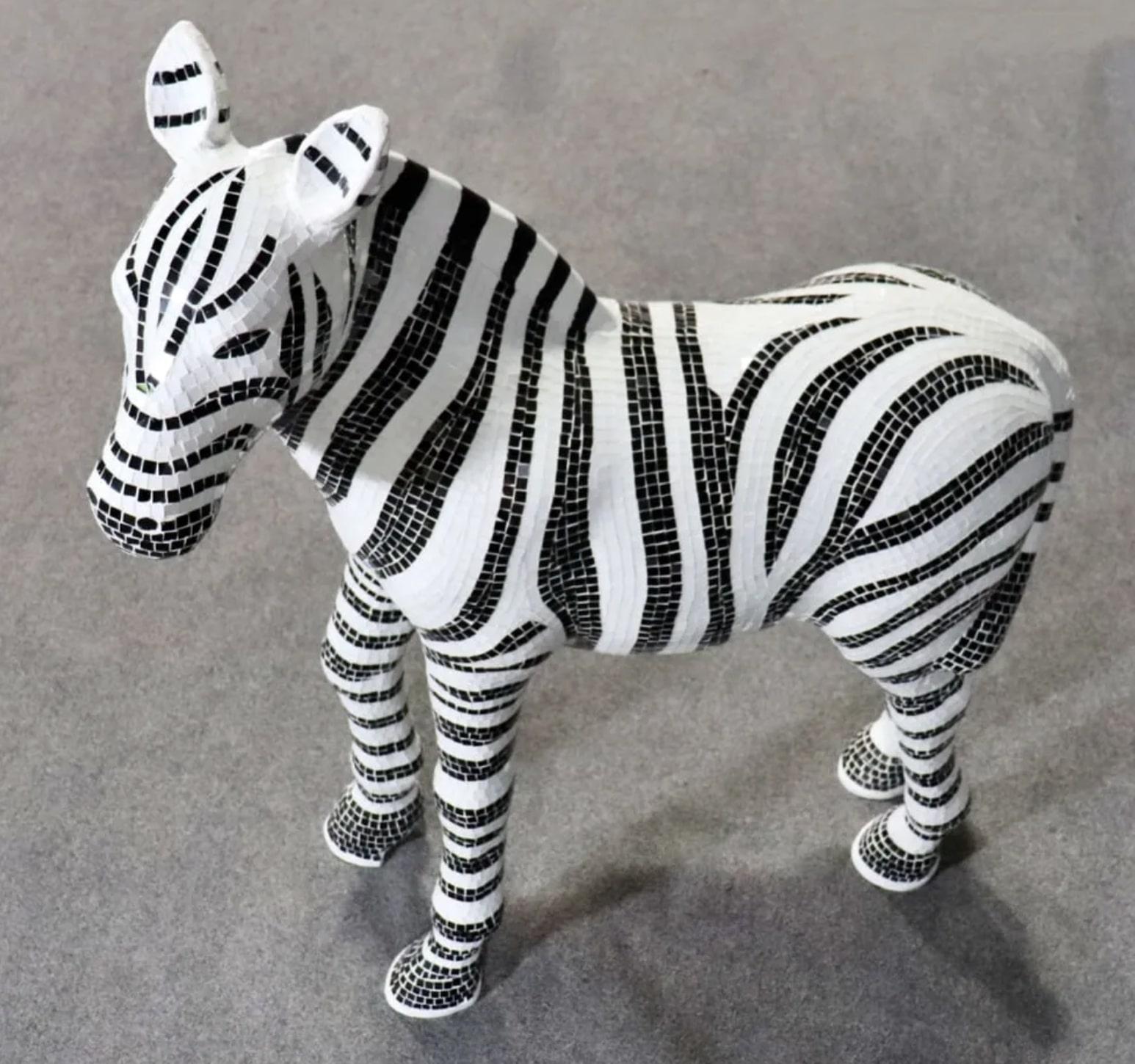 Sculpture zébrée en mosaïque Bon état - En vente à Brooklyn, NY