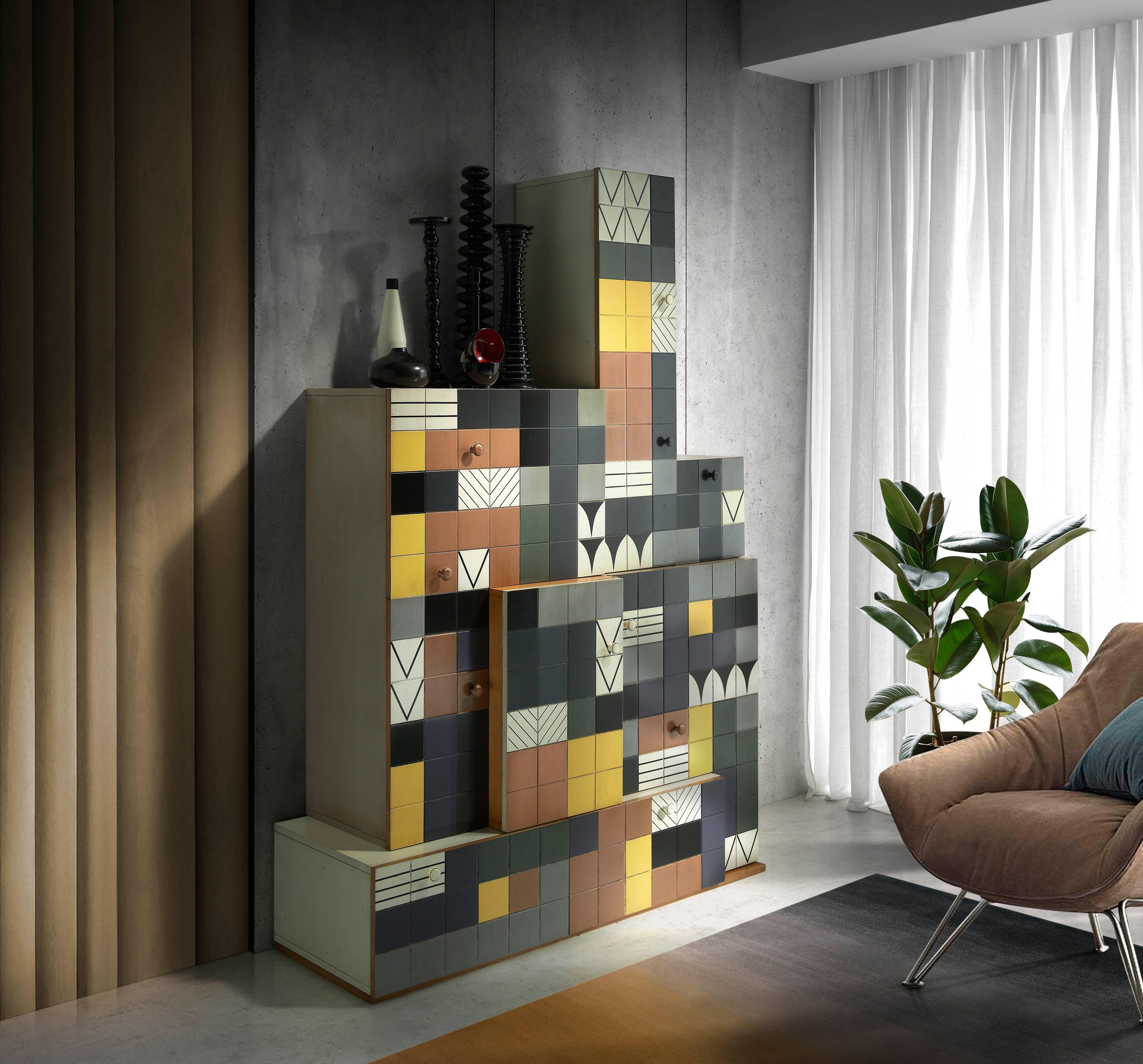 Mueble Mosaico by Lola Glamour
Dimensiones: P 45 x An 140 x Al 200 cm
Materiales: Madera.

Somos Félix y Désirée Ramos, hermanos y diseñadores de producto de nuestra marca, Lola Glamour.
Nos interesa lo singular, lo diferente, la belleza y el