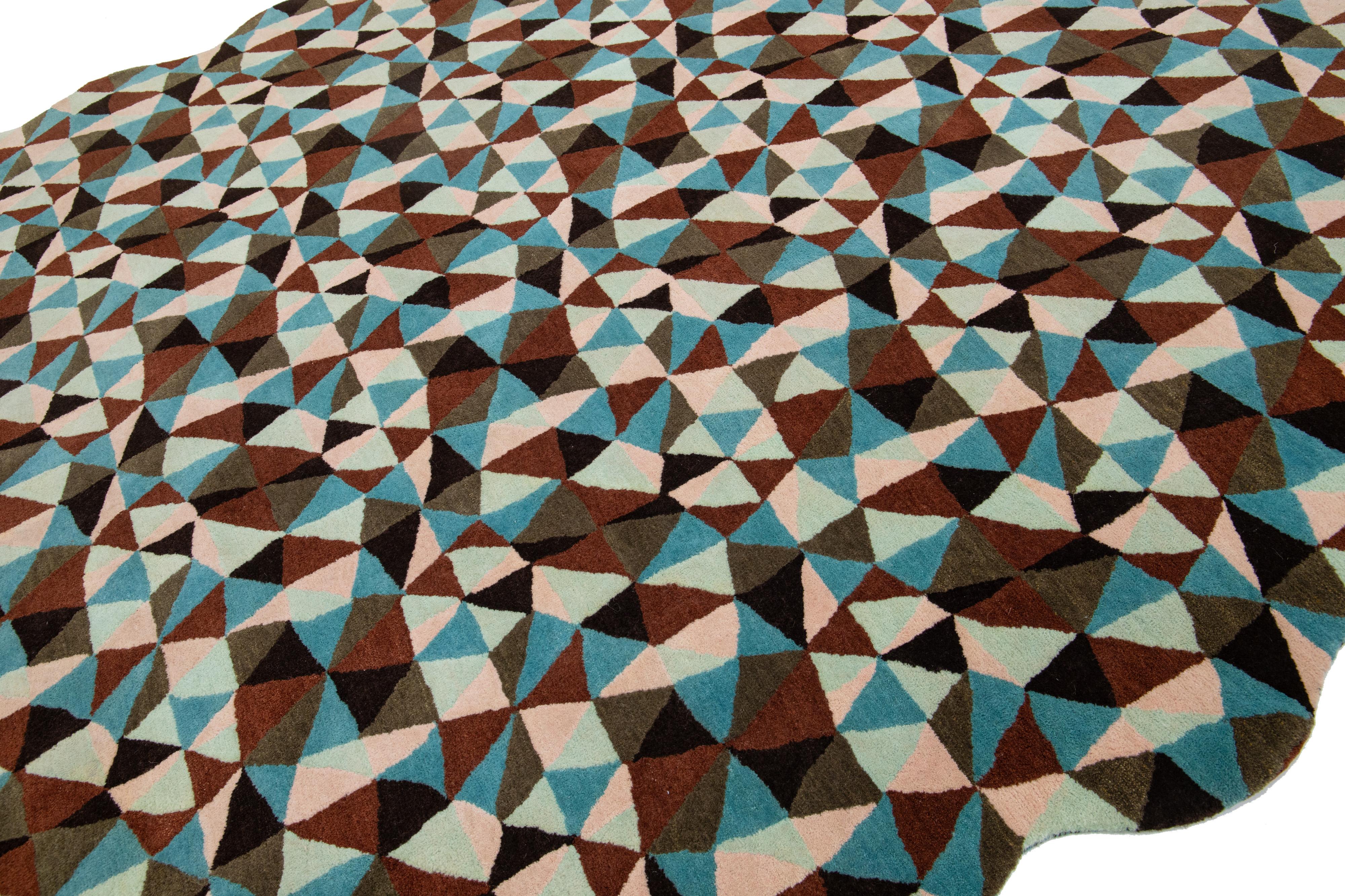 Mosaico Handgetufteter moderner Wollteppich mit mehrfarbigem Muster von Apadana (Handgeknüpft) im Angebot