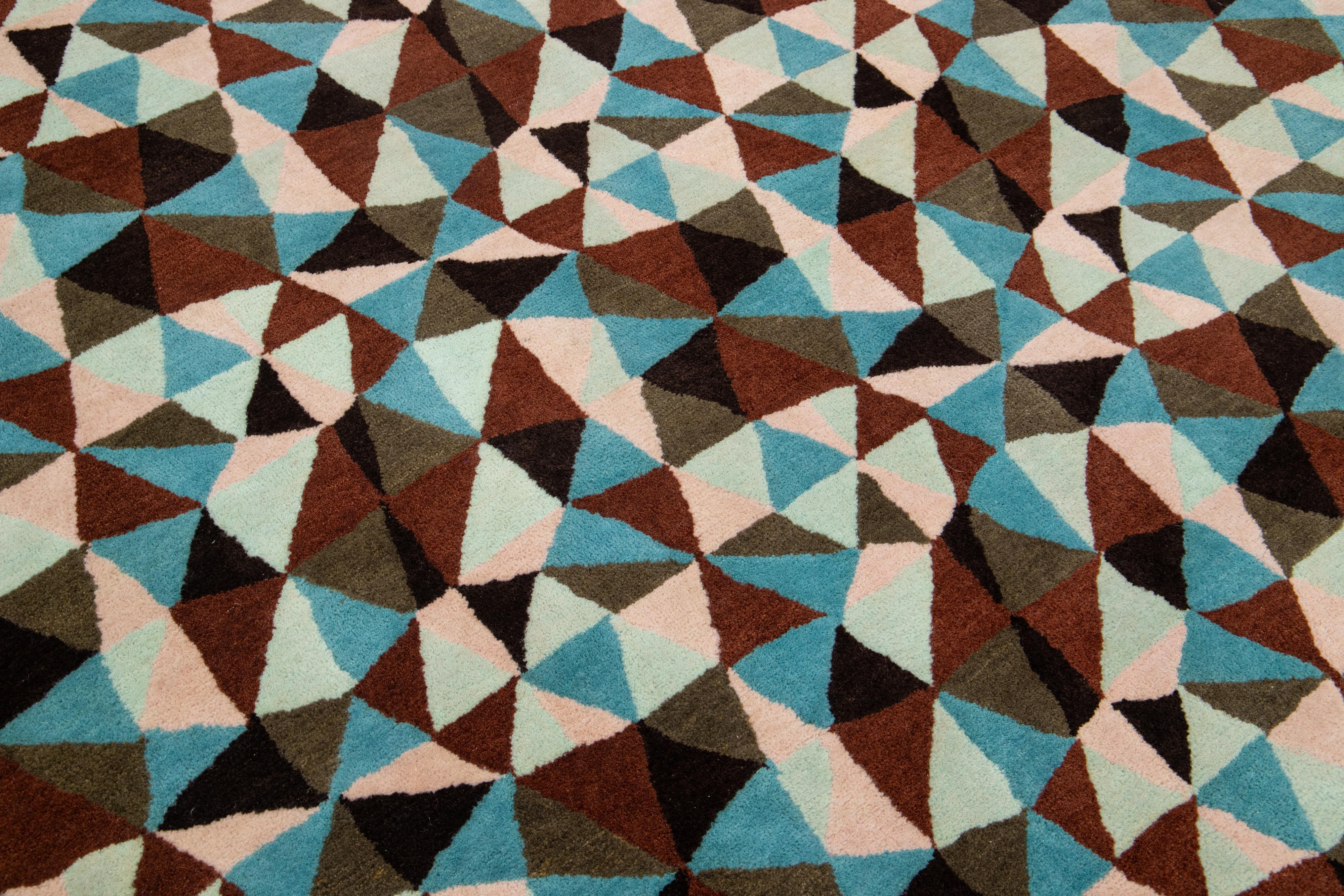 Mosaico Handgetufteter moderner Wollteppich mit mehrfarbigem Muster von Apadana (Wolle) im Angebot