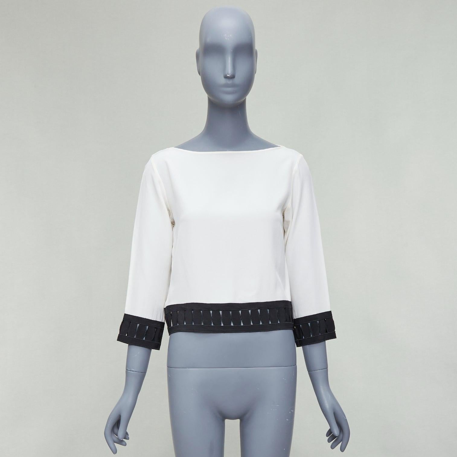 Moschino, top colorblock in 100% seta panna e nero, con orlo applicato, IT38 XS in vendita 4