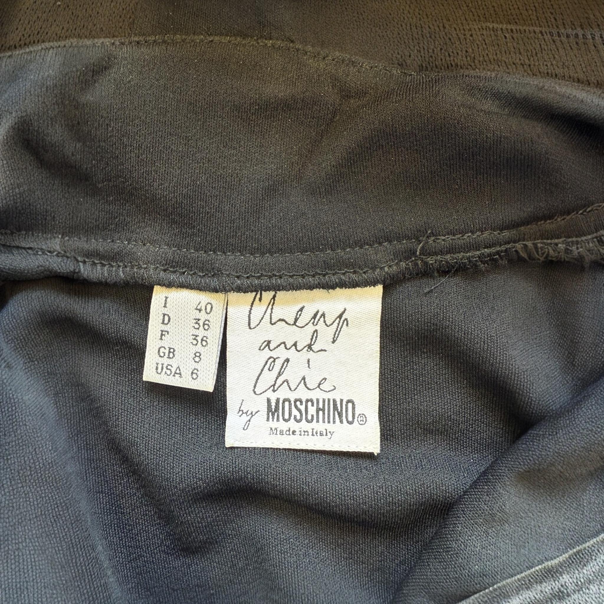 Moschino 1990's Schwarzes Midikleid aus Krepp mit Rettungsring im Angebot 2