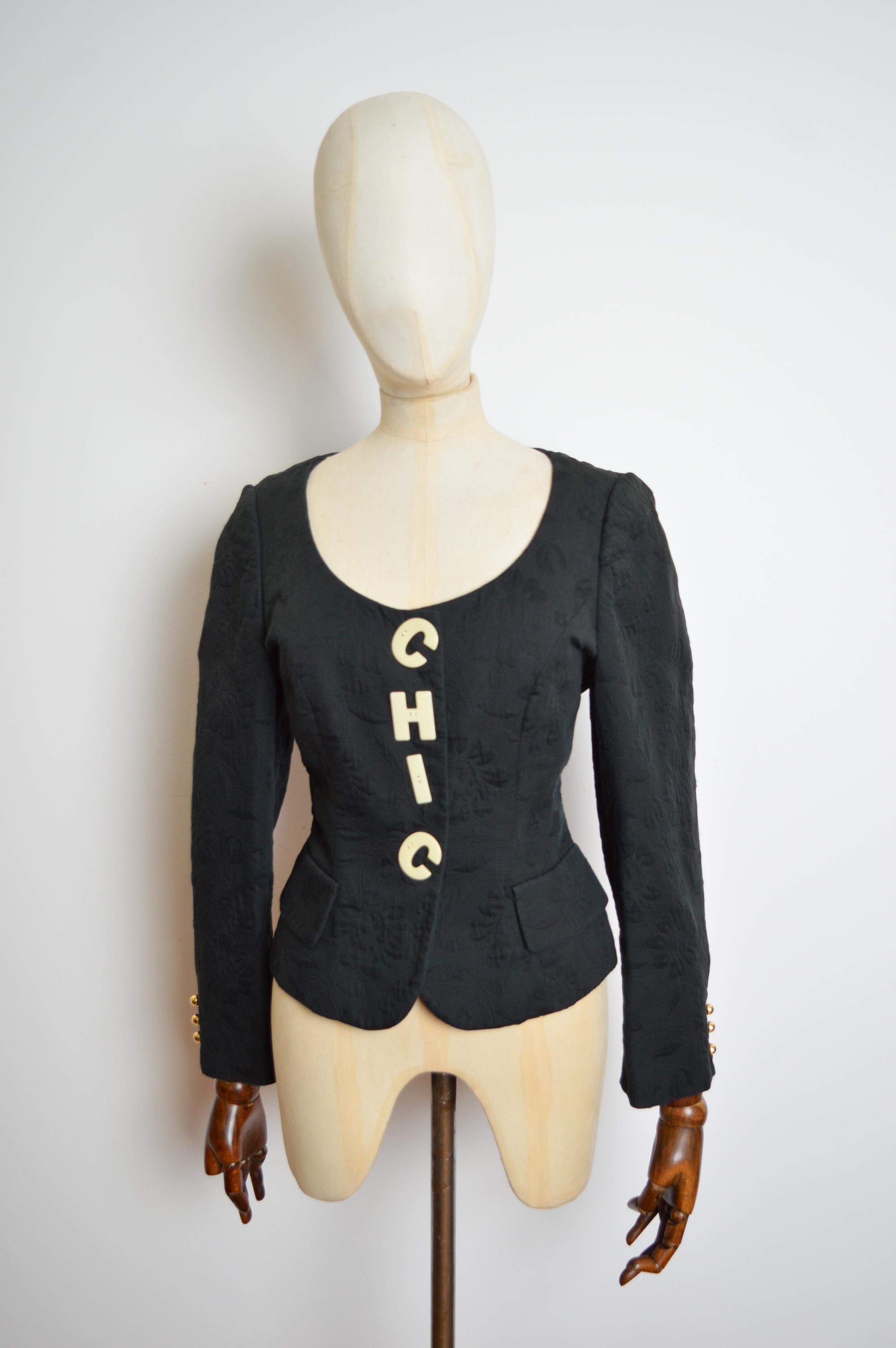 Moschino 1990s Cheap & Chic Novelty Black Cropped Boucle fitted Jacket In Good Condition For Sale In Sheffield, GB