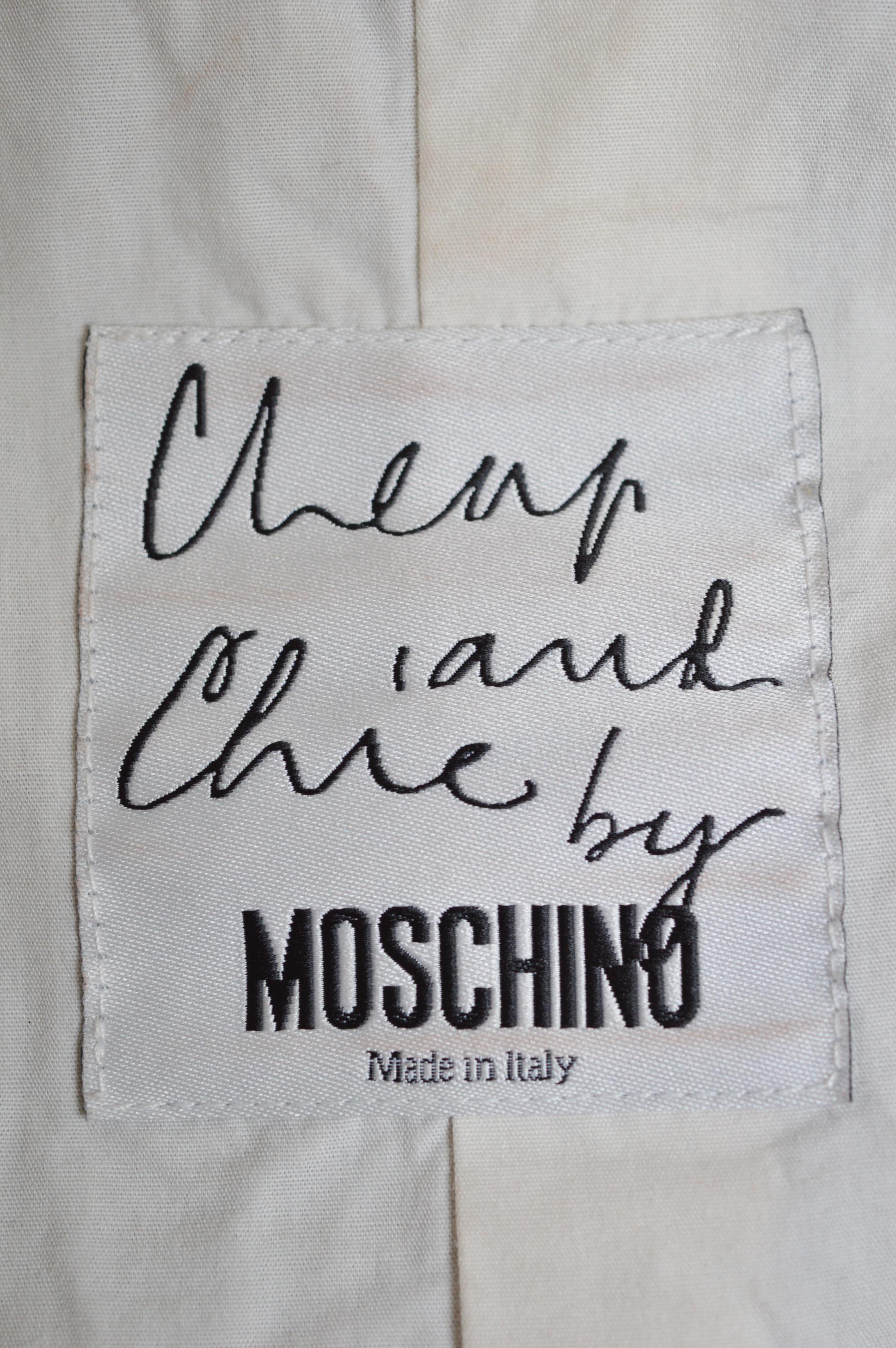 Women's Moschino 1990s Cheap & Chic Novelty Black Cropped Boucle fitted Jacket For Sale