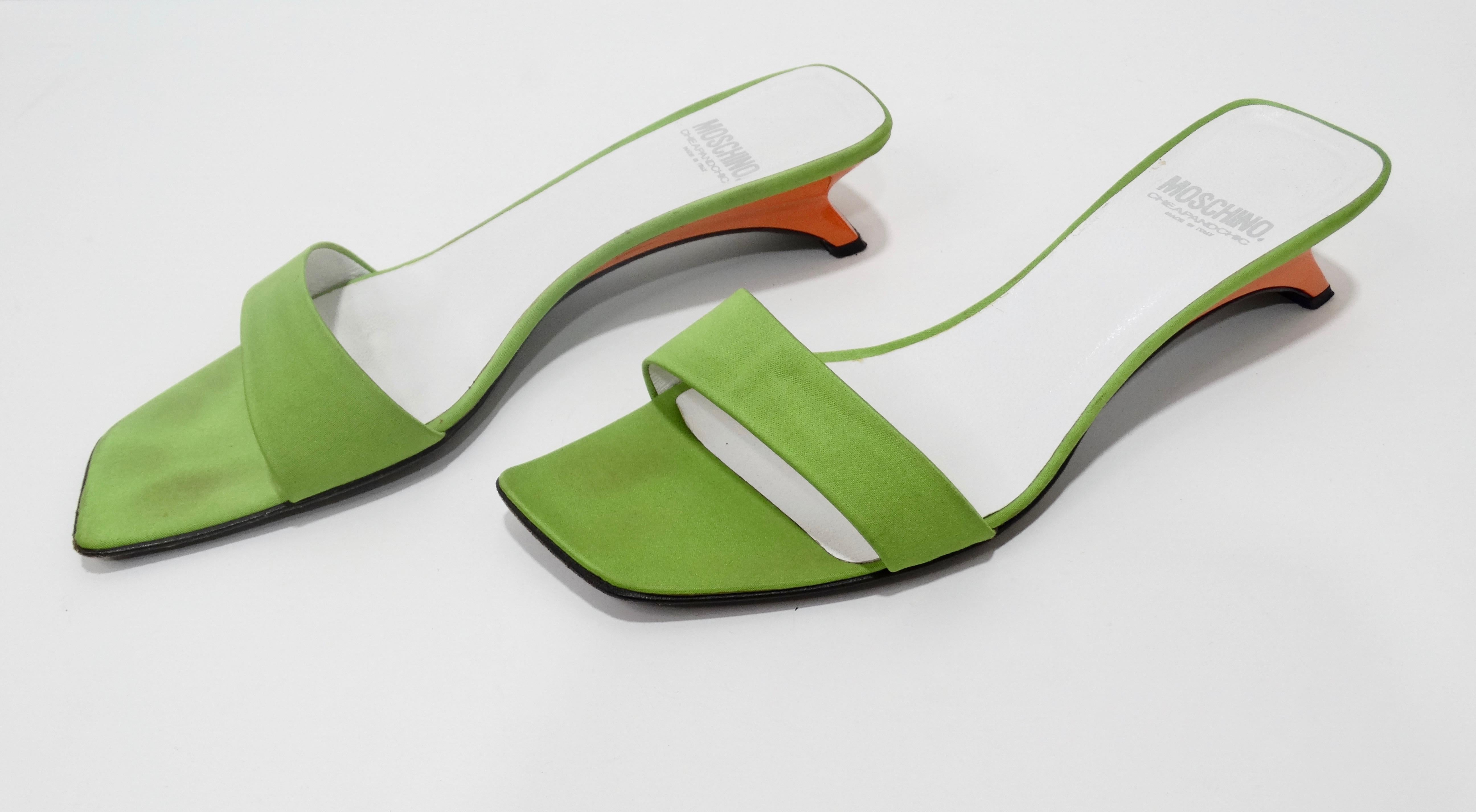 Moschino 1990s Green Kitten Heels In Good Condition In Scottsdale, AZ