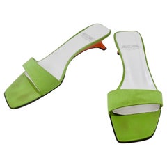 Moschino 1990s Grün Kitten Heels