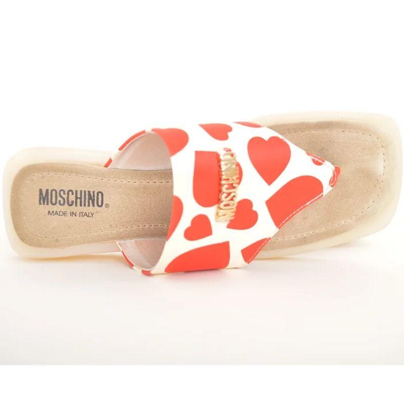 Moschino 1990's Spellout Red Vintage Heart Thong Sandals In Good Condition For Sale In Sheffield, GB