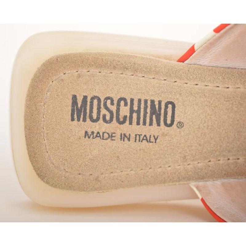 Moschino 1990's Spellout Red Vintage Heart Thong Sandals Pour femmes en vente