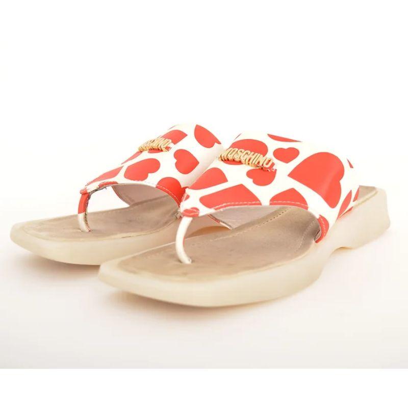 Moschino 1990's Spellout Red Vintage Heart Thong Sandals For Sale 3