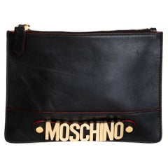 Moschino 30. Jahrestag-Clutch aus schwarzem Leder