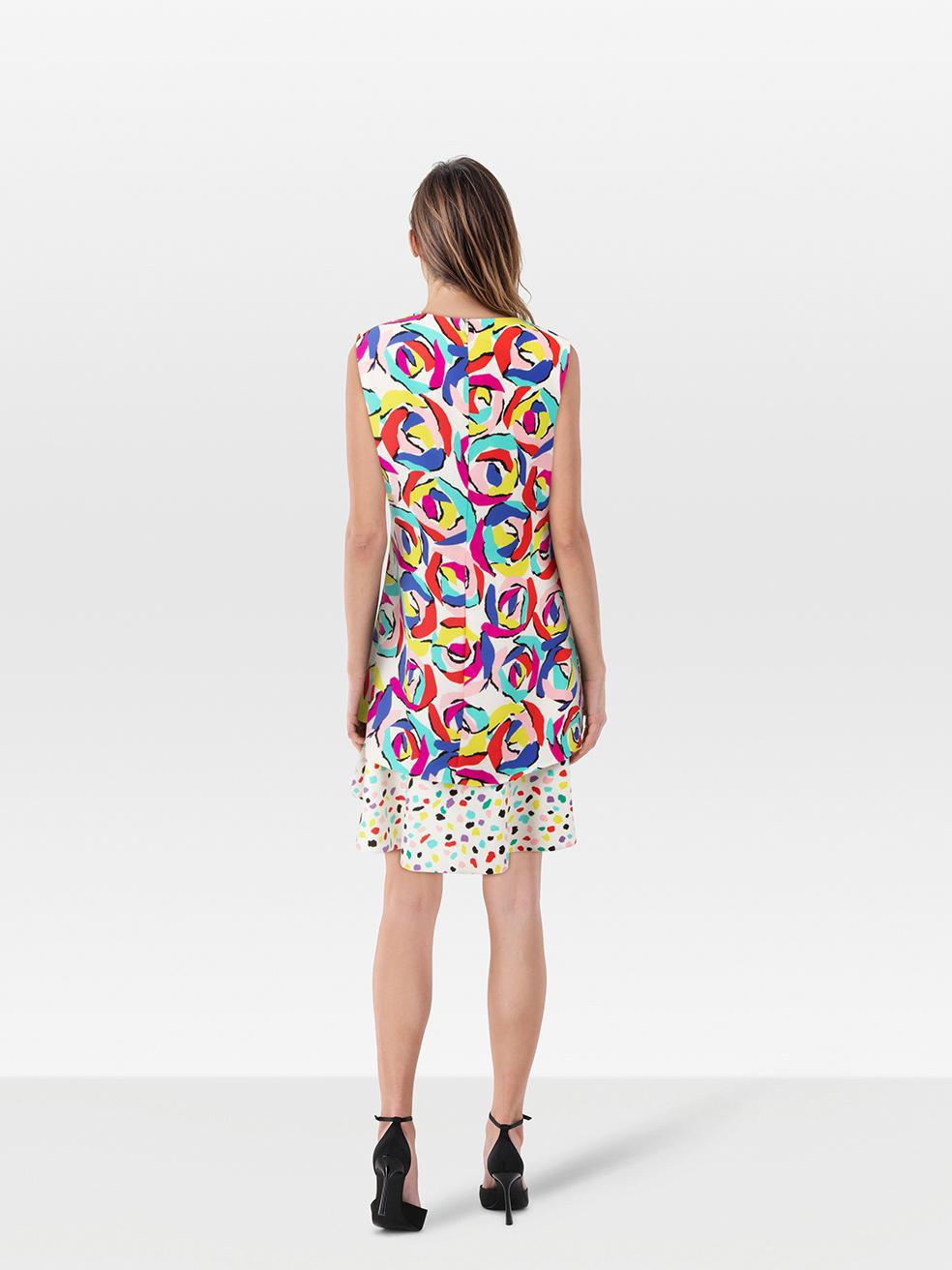 CONDITION is Very good. Minimal wear to the dress is evident. Pluck to the weave on the front left towards the shoulder. Discolouration on the lower front towards the hem on this used Moschino designer resale item. Discolouration may need gentle