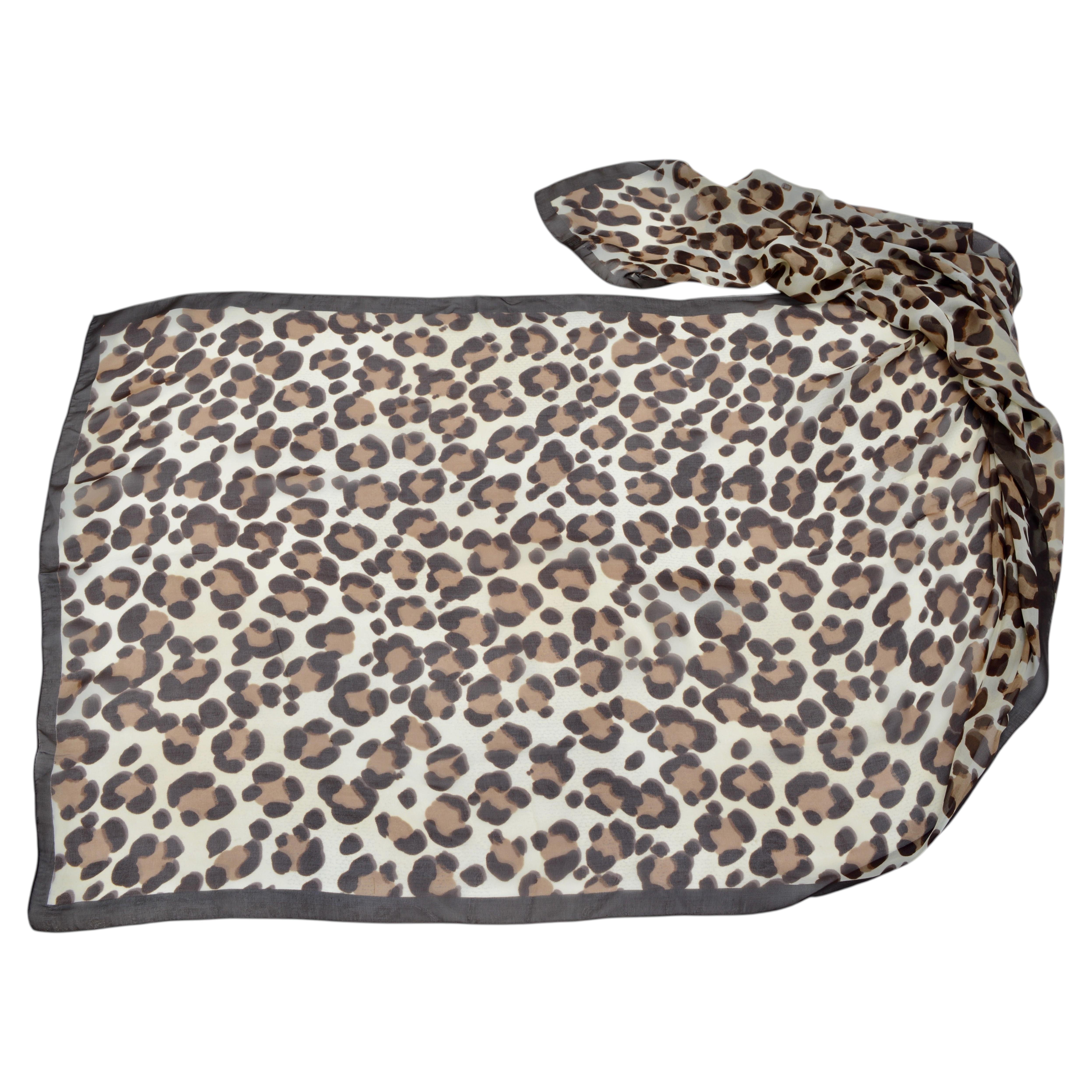 Stola in seta con stampa animalier di Moschino, Made in Italy, nei colori marrone e marrone neutro