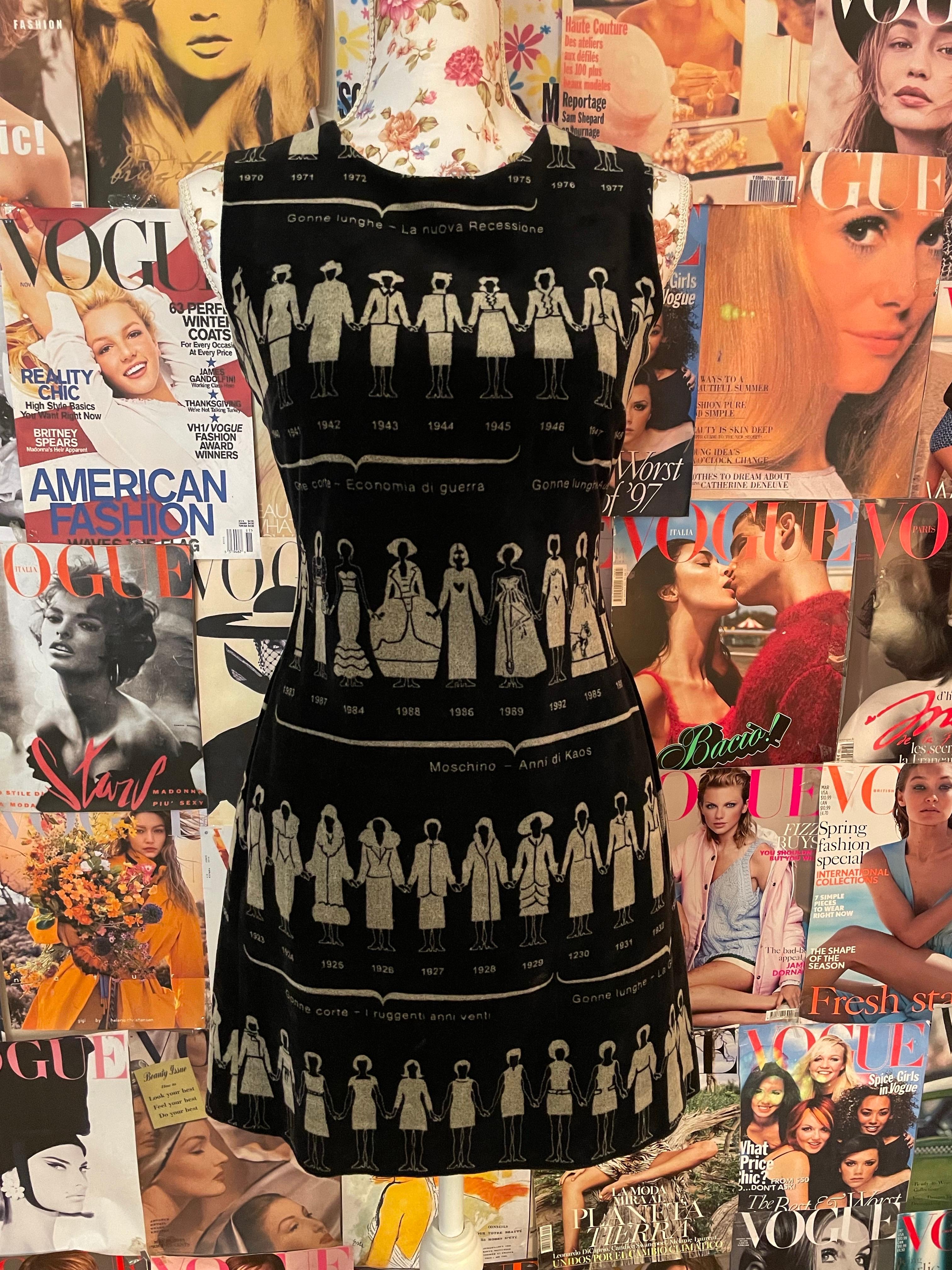 Moschino 'Anni Di Kaos' Iconic Print Velvet Dress, c. 1997 In Excellent Condition For Sale In LAGNY-SUR-MARNE, FR