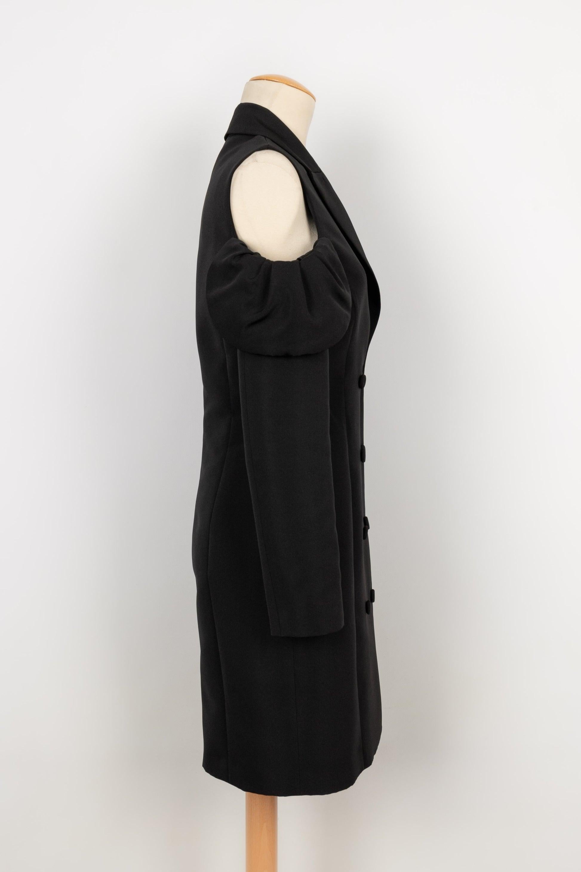 Robe de style manteau à épaules dénudées Moschino, 2021 en vente 2