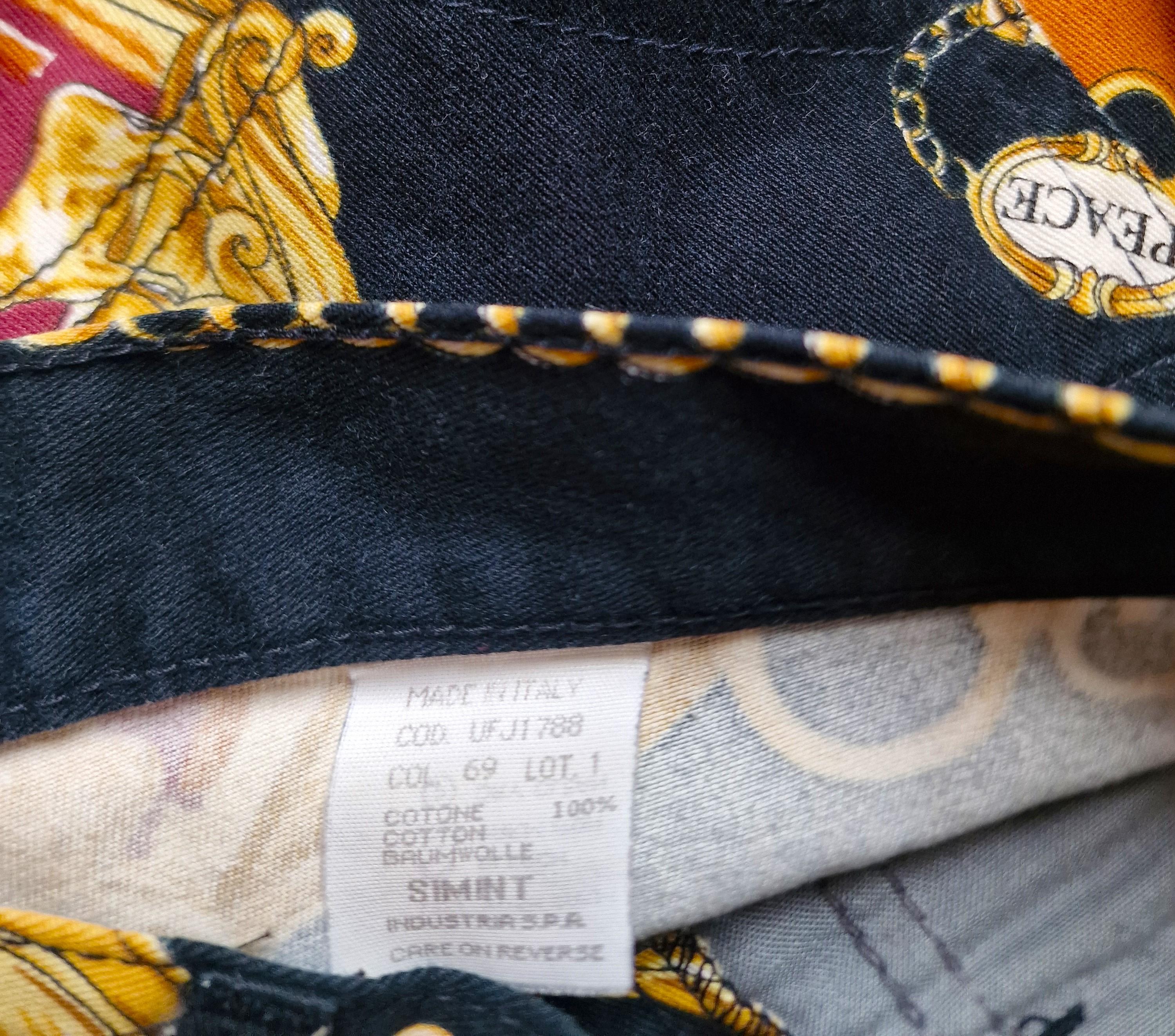 Moschino - Pantalon moyen italien baroque ours doré en jean de cathédrale de Milan en vente 6