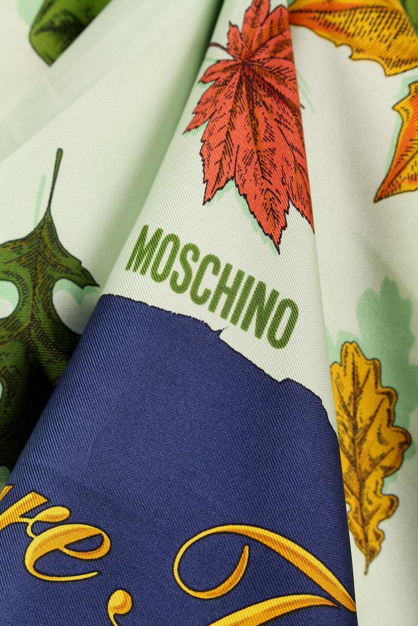 Moschino Moschino: „Die besten Dinge im Leben sind Bäume!“ Seidenschal in Grün und Blau, Anfang der 1990er Jahre  3