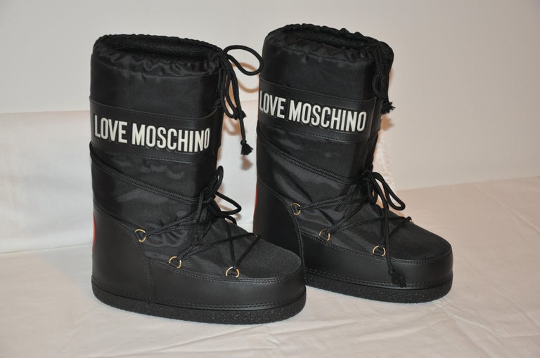 Moschino Black "After Ski" Whimsical "Love" Nylon and Rubber Snow Boots at  1stDibs