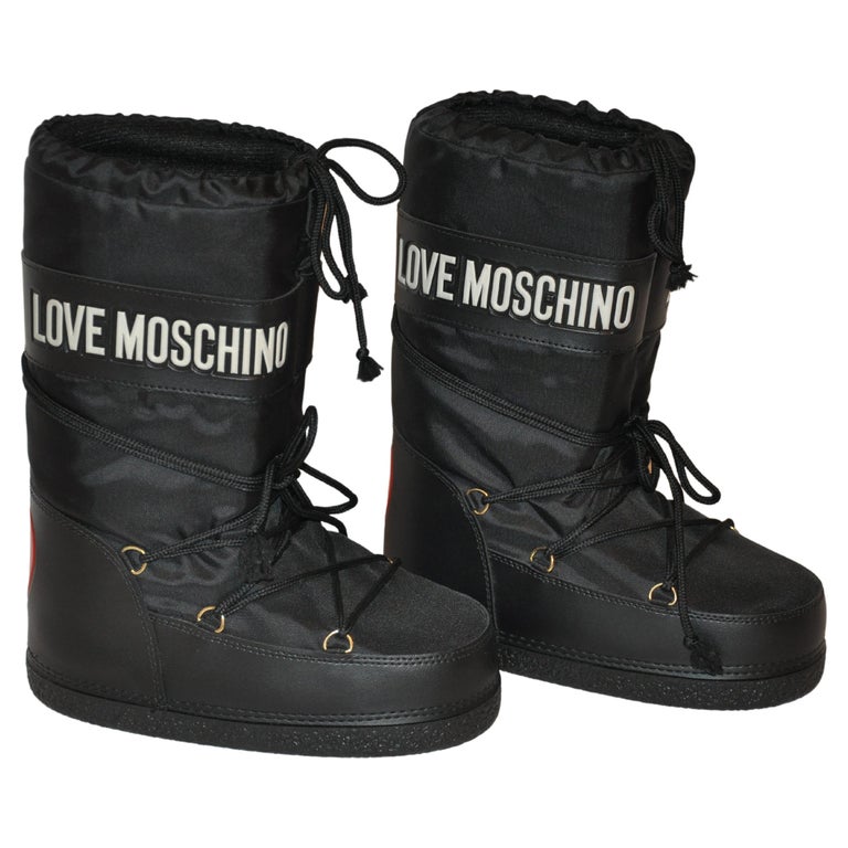 Moschino Black "After Ski" Whimsical "Love" Nylon and Rubber Snow Boots For  Sale at 1stDibs