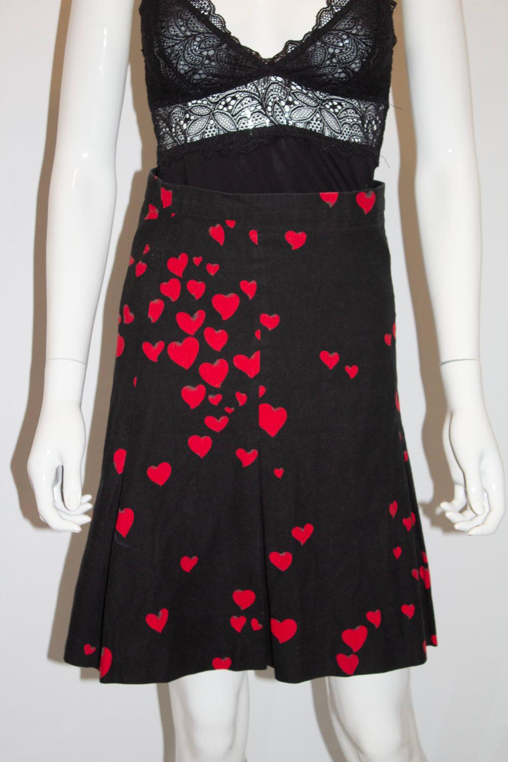 Moschino Black and Red heart print cotton skirt For Sale 1