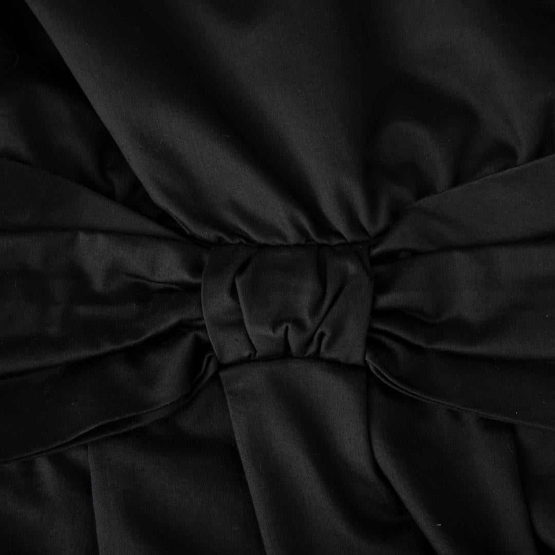 Moschino Schwarz Schleife Detail knielang Kleid Größe S im Zustand „Hervorragend“ im Angebot in London, GB