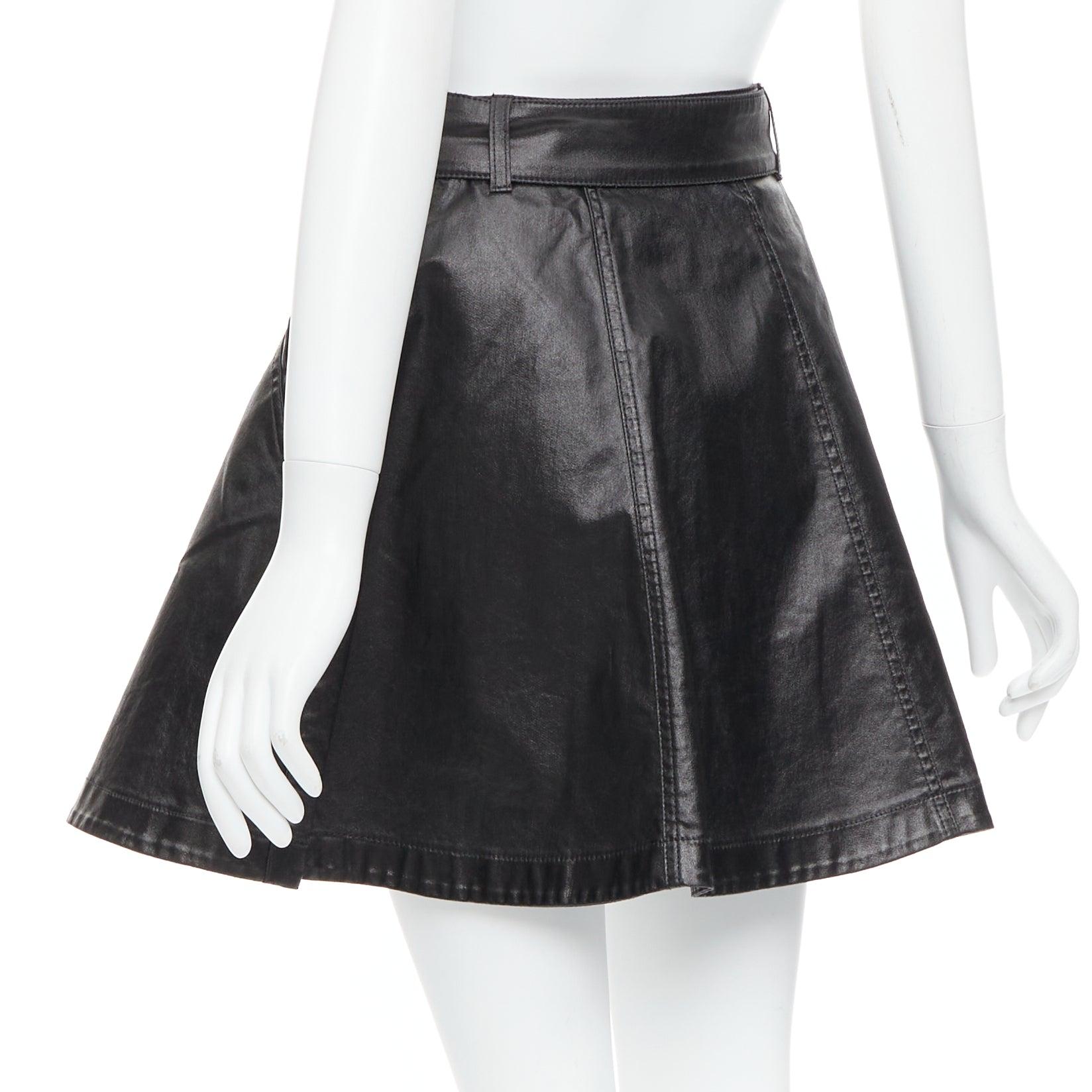 MOSCHINO falda skater biker de algodón recubierto negro con detalles dorados  IT38 XS en venta 1