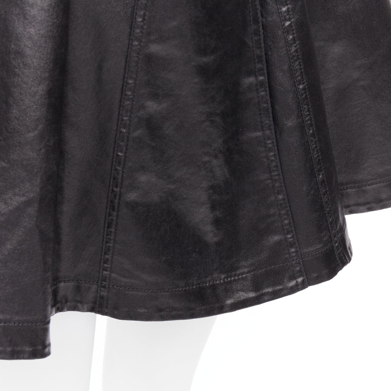 MOSCHINO falda skater biker de algodón recubierto negro con detalles dorados  IT38 XS en venta 2