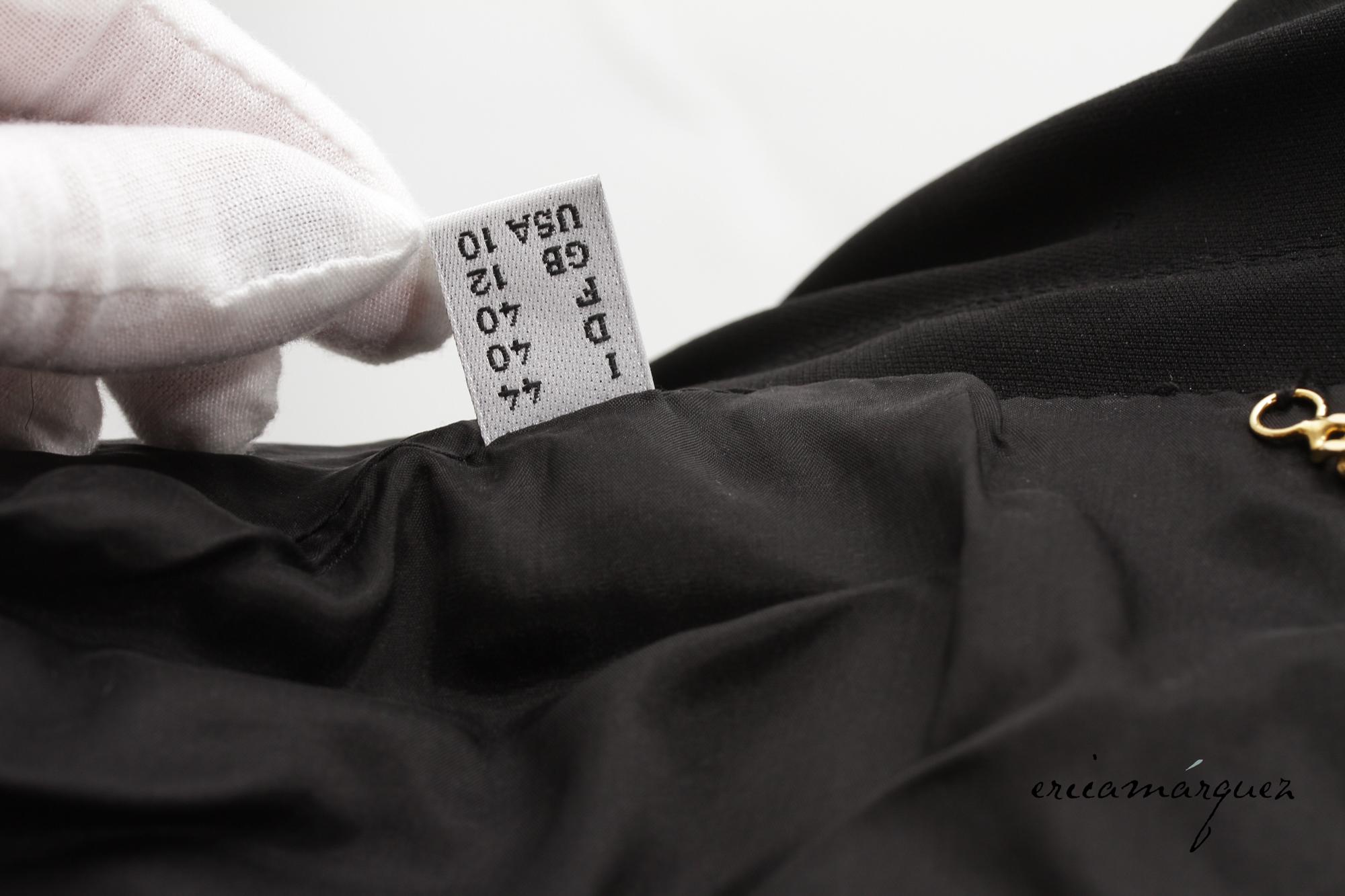 MOSCHINO by Franco Moschino, Schwarzer Blazer mit Handtasche und Hardware-Verzierung im Angebot 8