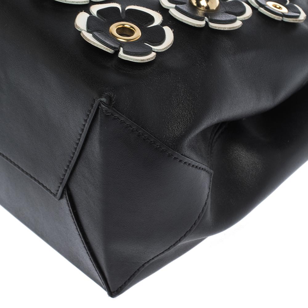 Moschino Black Floral Applique Leather Tote In Good Condition In Dubai, Al Qouz 2