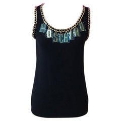 Moschino - Maglione con catena d'oro nero e charm a forma di lettera NWT