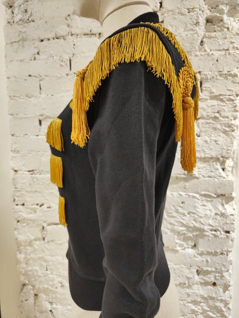 Moschino black gold fringes sweater  In Excellent Condition For Sale In Capri, IT