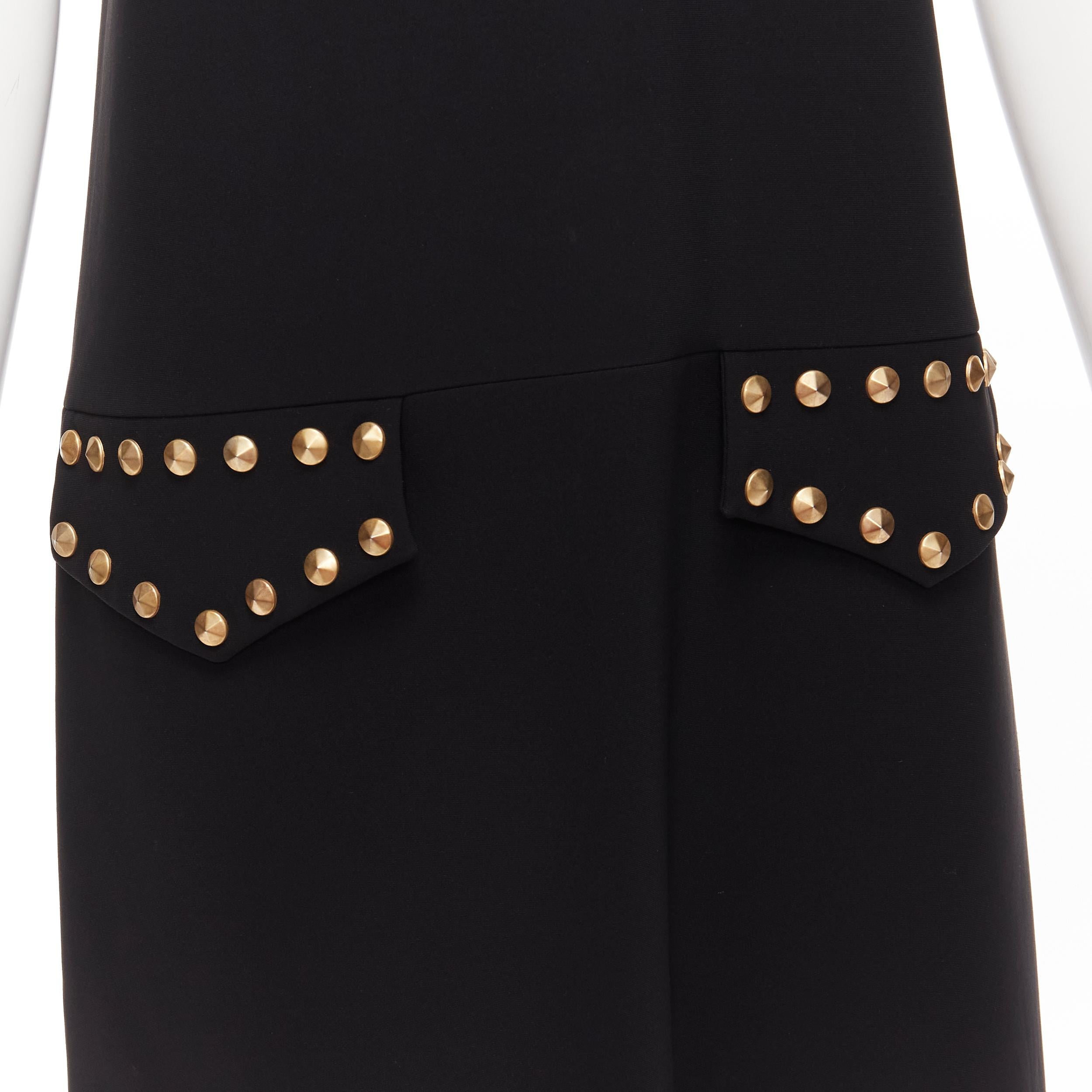 MOSCHINO black gold studded pocket flaps sleeveless dress IT40 S
Reference: CC/A00391
Brand: Moschino
Designer: Jeremy Scott
Material: Triacetate, Blend
Color: Black, Gold
Pattern: Solid
Closure: Zip
Lining: Black Fabric
Made in: