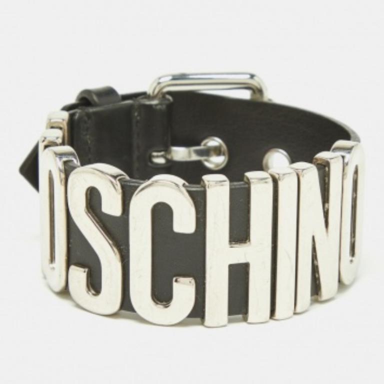 Moschino Pulsera Hebilla Logo Classic Leather Negra en venta 2