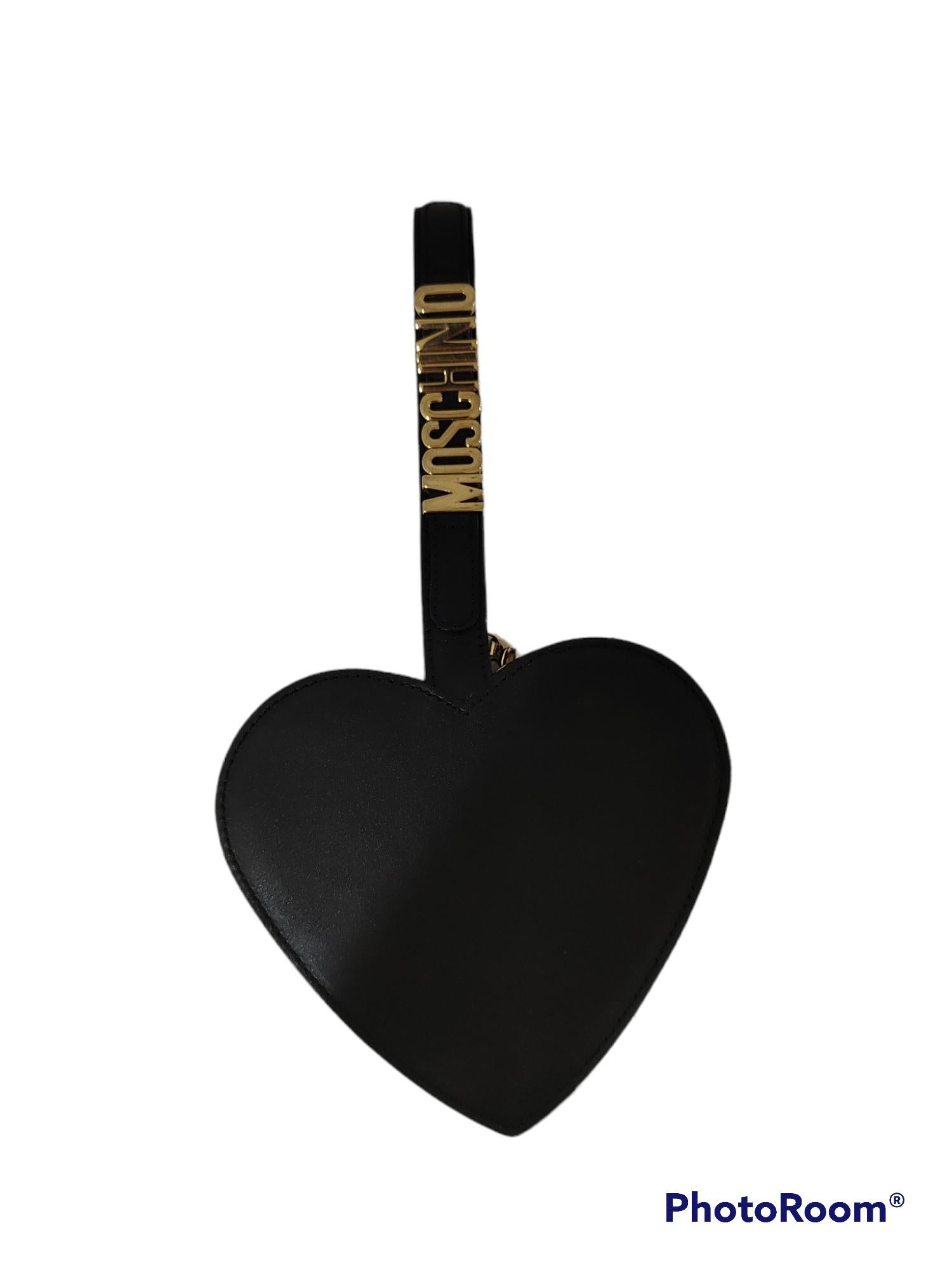 Moschino black leather heart Handbag
measurements: 16*14 cm, 4 cm depth