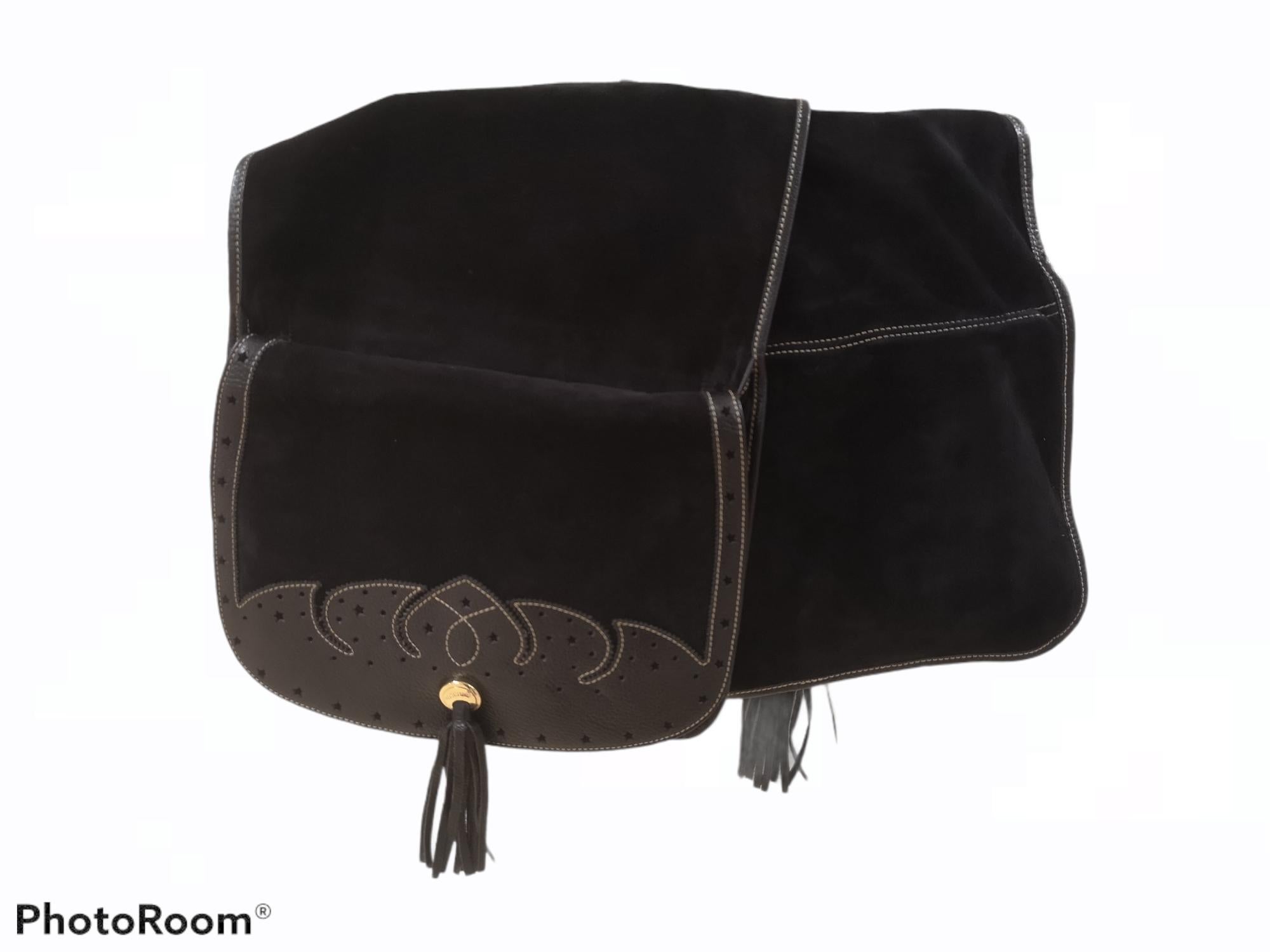 Women's or Men's Moschino black leather suede gaucho bag For Sale