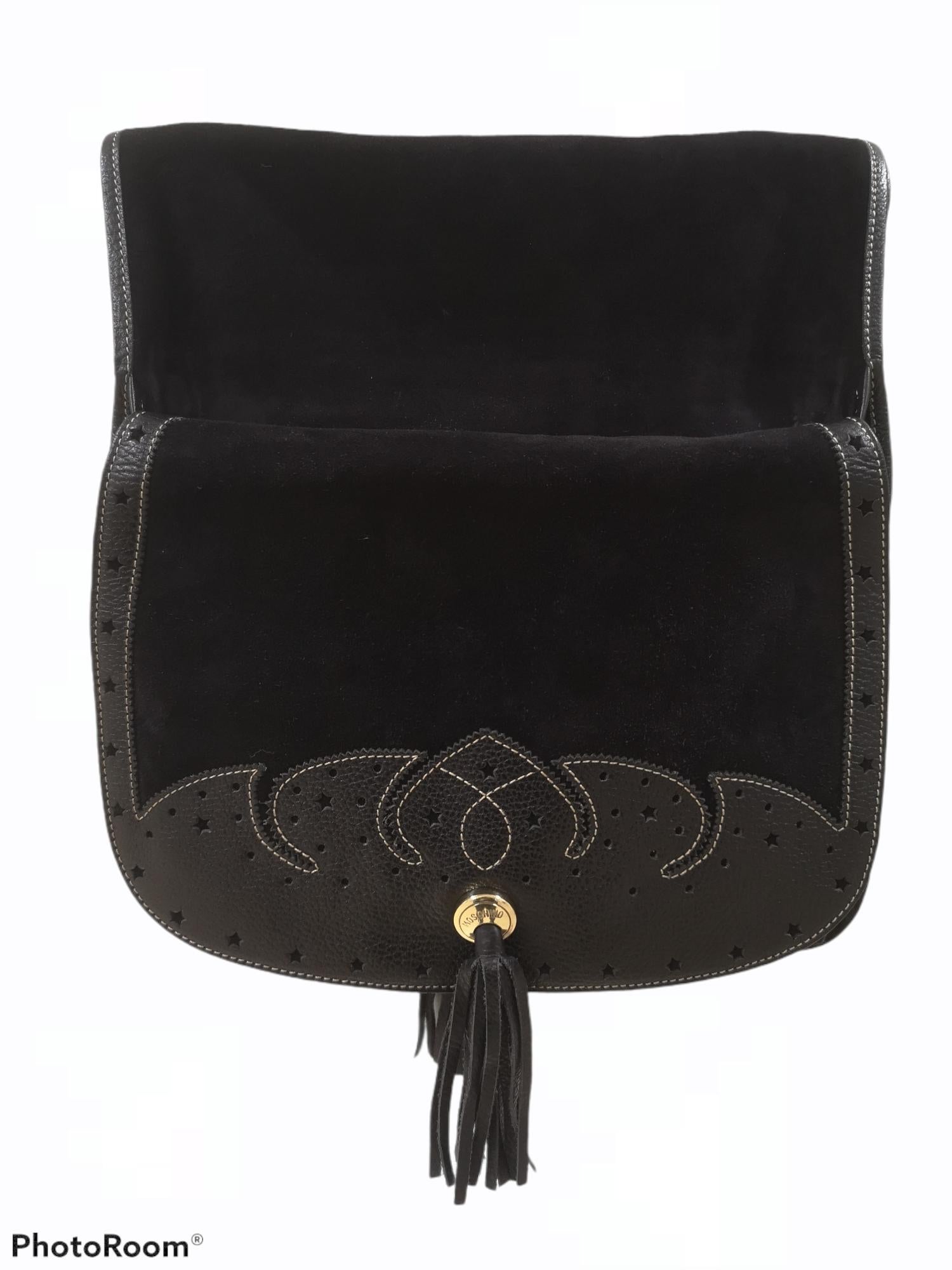 Moschino black leather suede gaucho bag  For Sale 2