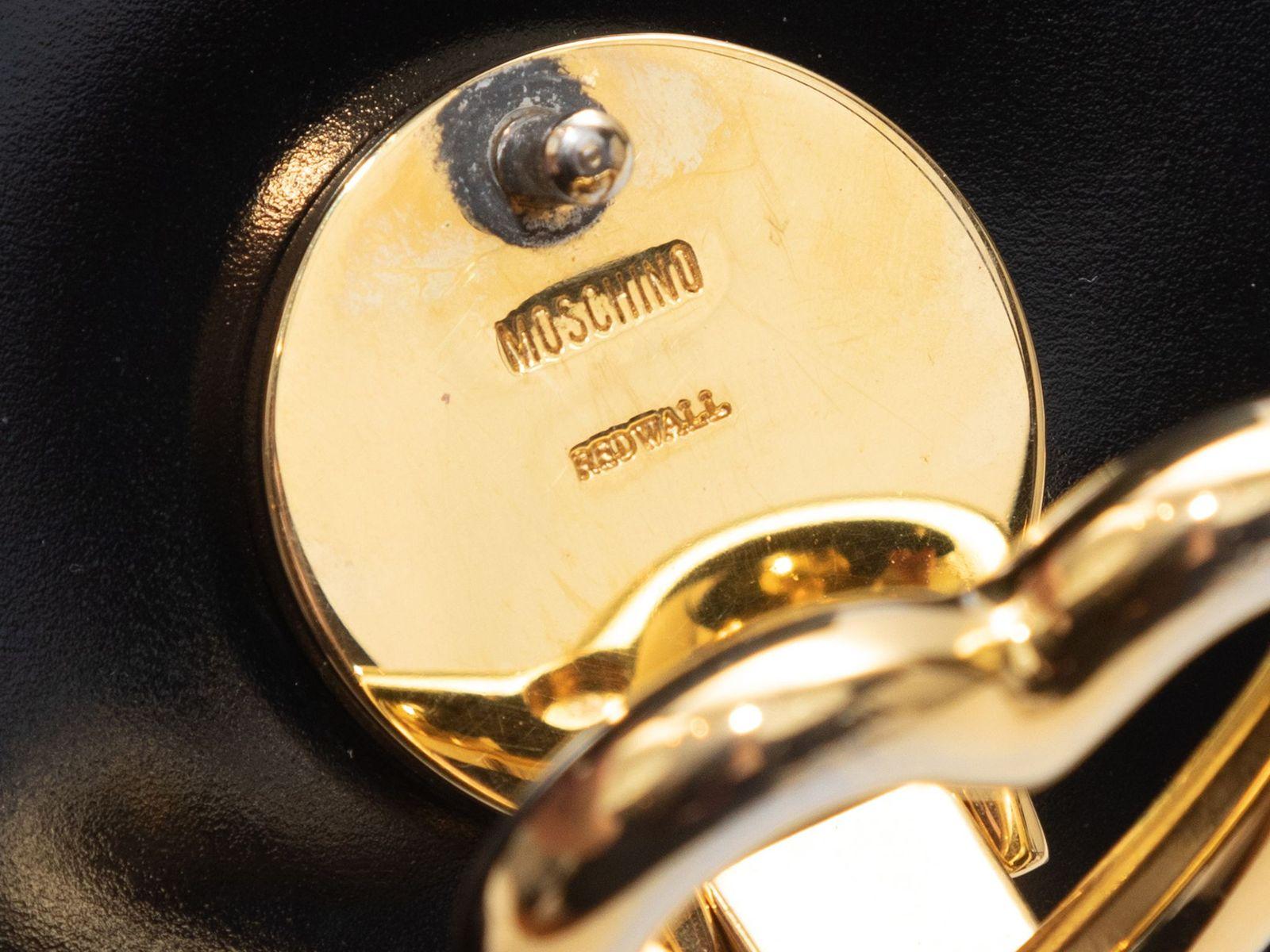 Moschino  Schwarze Mini-Lack-Crossbody-Tasche im Zustand „Gut“ in New York, NY