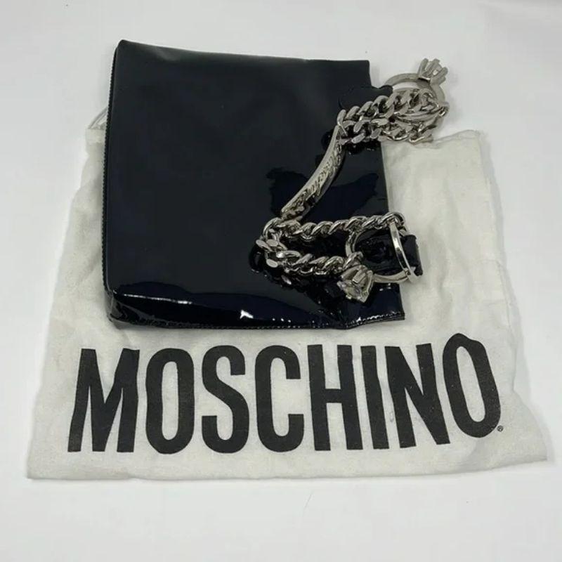 Moschino Black Patent Leather Wedding Ring Chain Bag In Good Condition For Sale In Los Angeles, CA