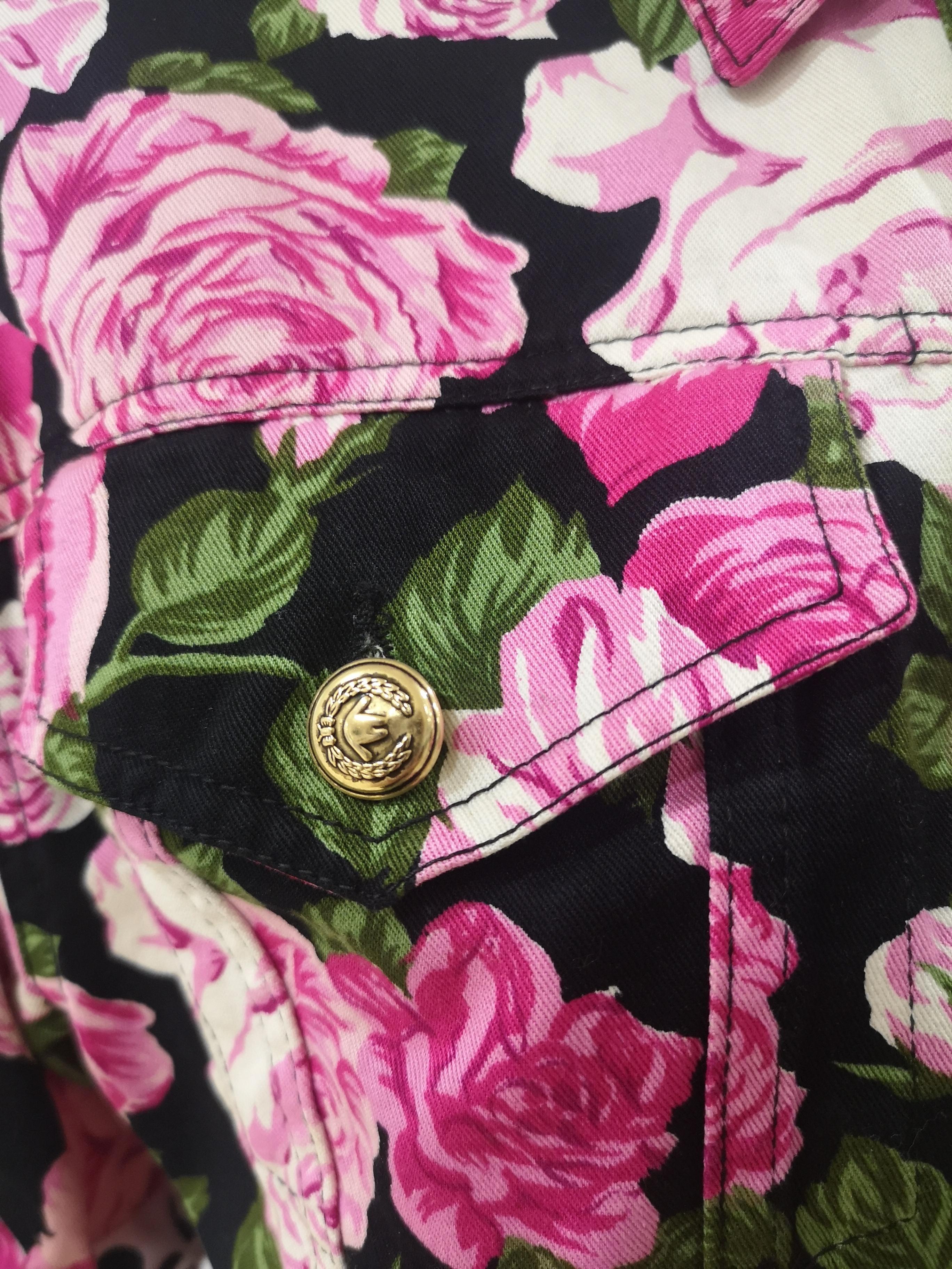 Moschino black pink roses cotton jacket In Excellent Condition In Capri, IT