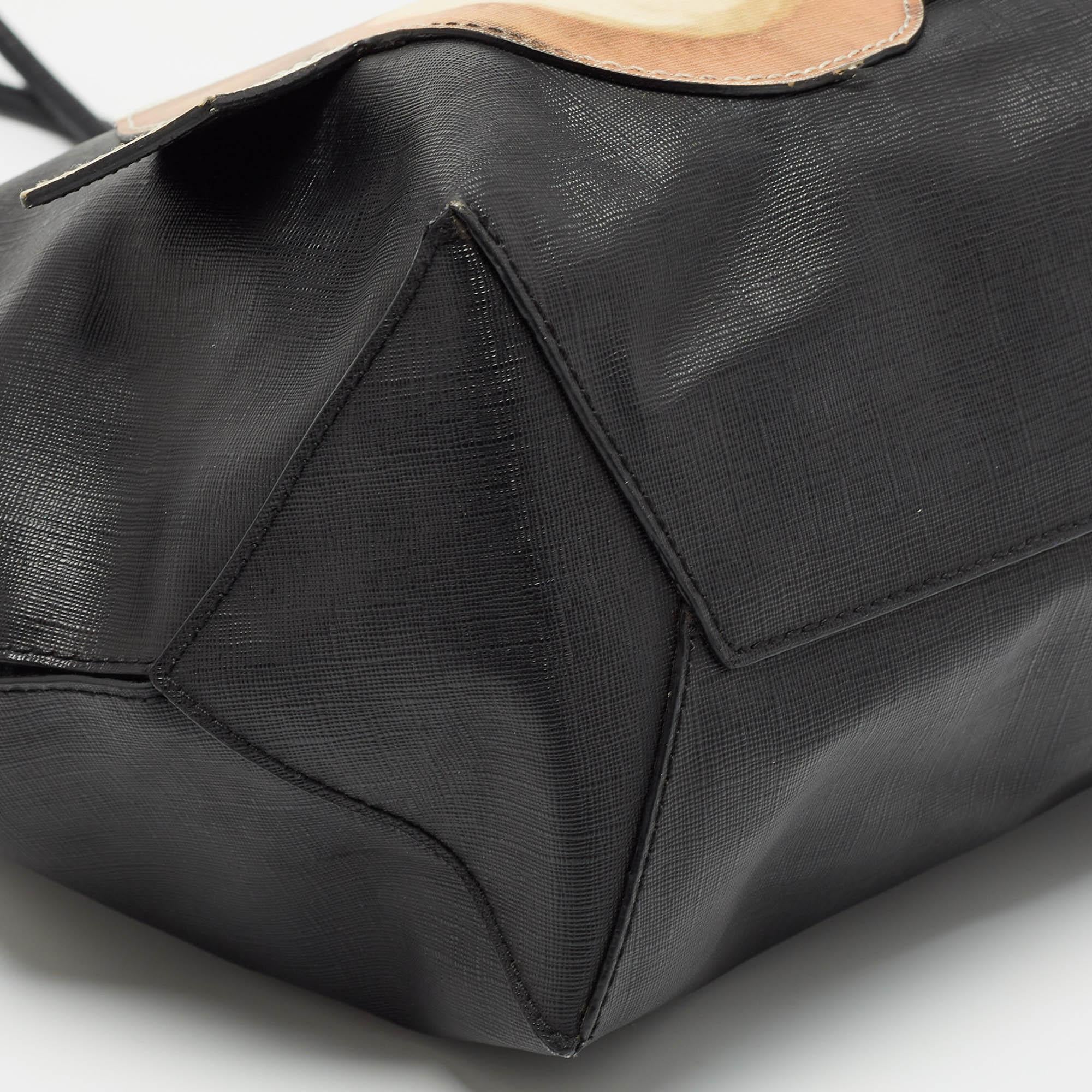 Moschino Schwarze strukturierte Teddybär-Tasche aus Kunstleder in Schwarz im Angebot 11