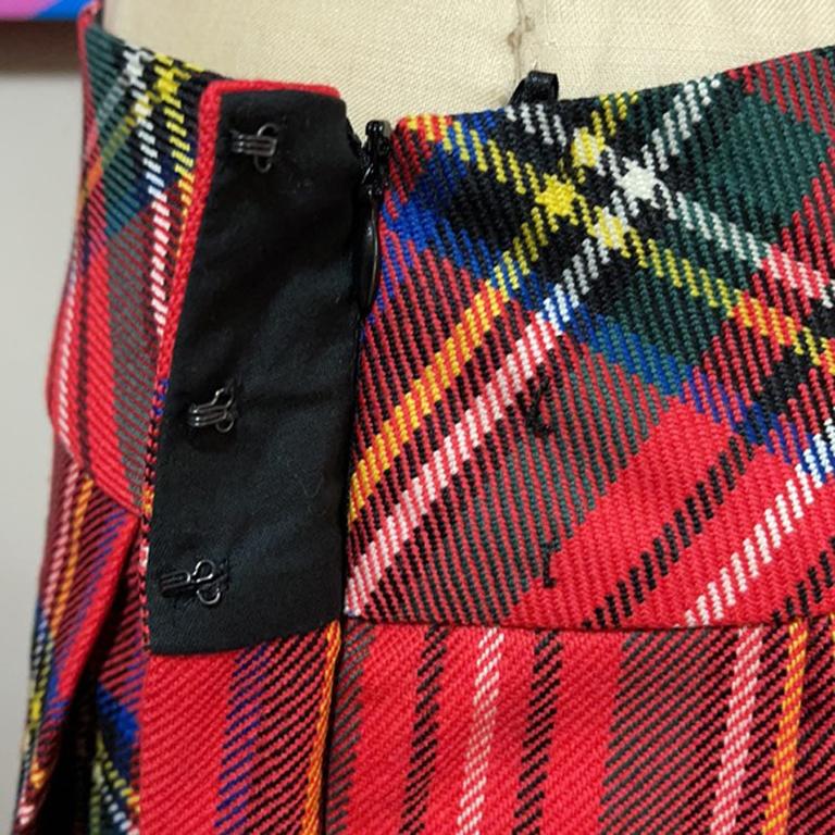 Moschino Mini falda de terciopelo negro a cuadros de corazón NWT en venta 3