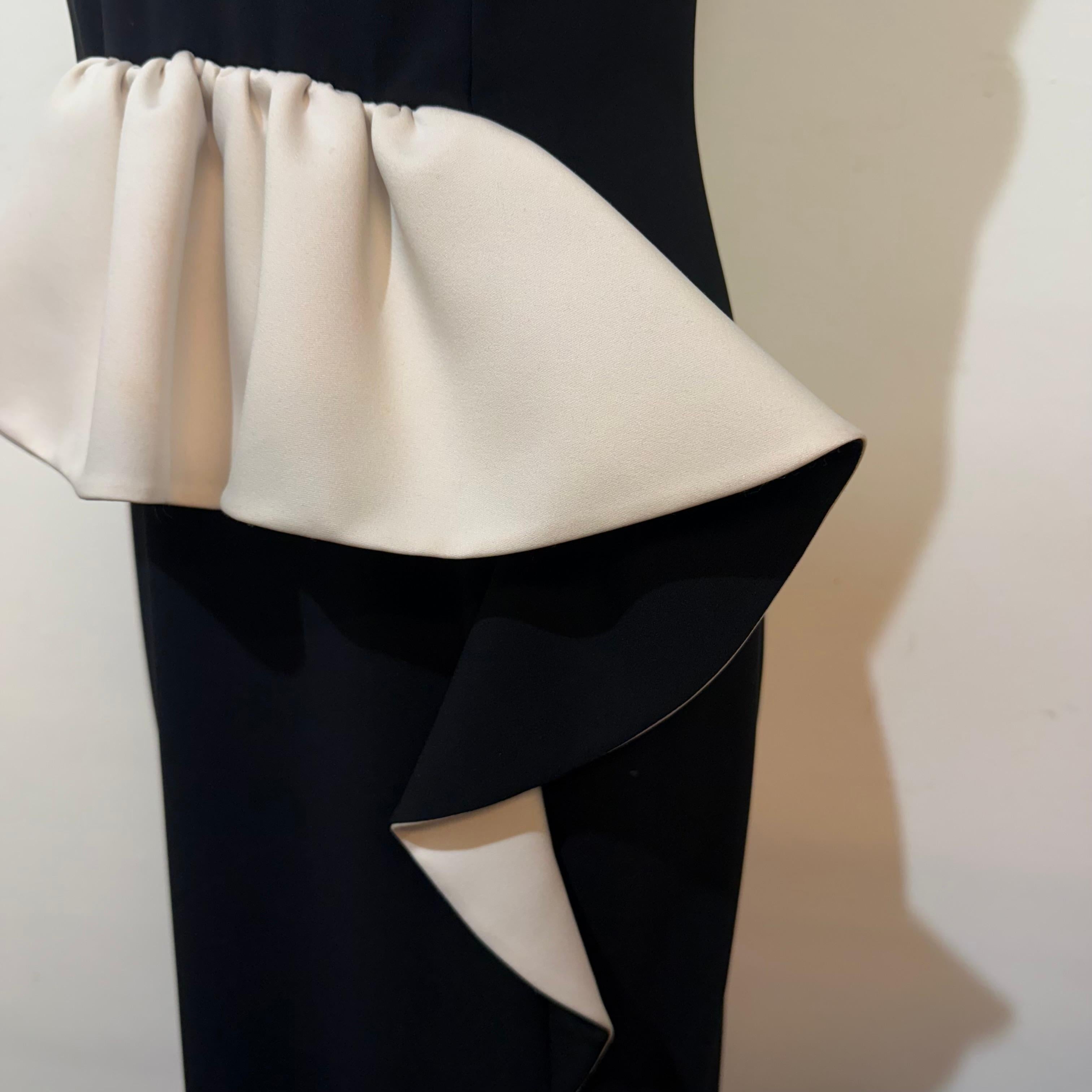 Vestido de cóctel blanco y negro Moschino FR 40 / IT 44 en venta 1