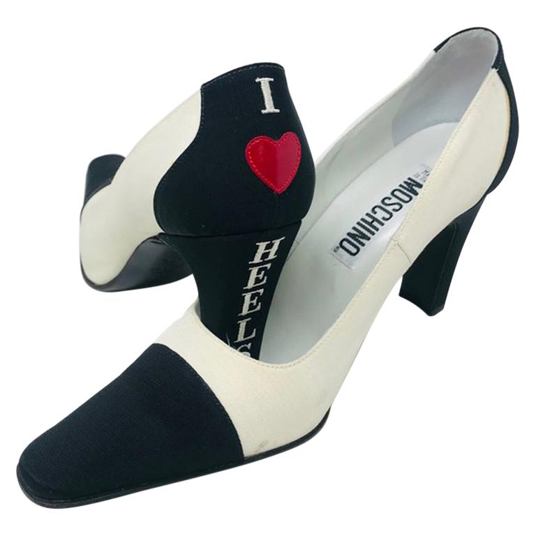 Moschino talons vintage noirs et blancs en forme de cœur en vente