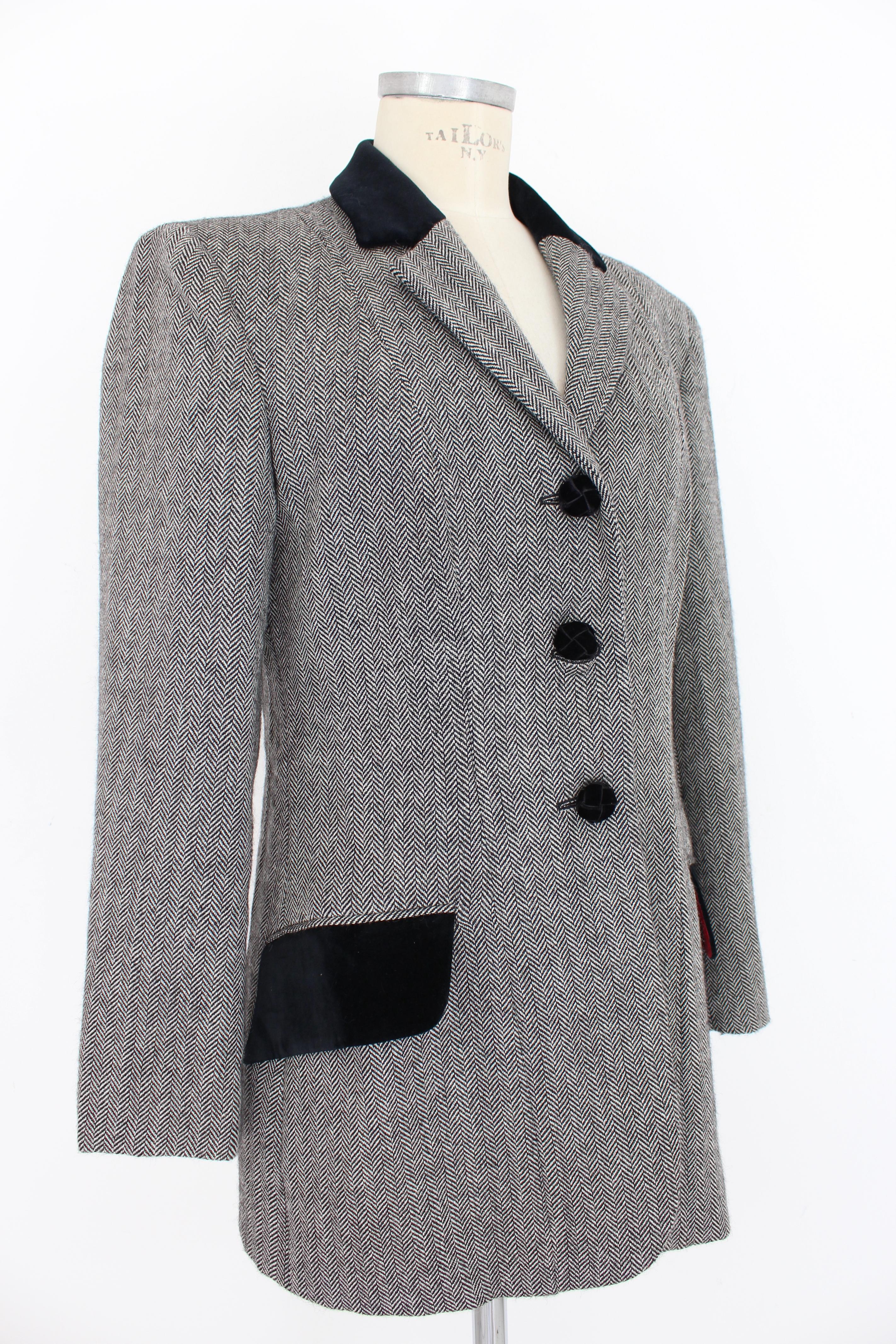Moschino Black White Wool Tweed Jacket In Excellent Condition In Brindisi, Bt