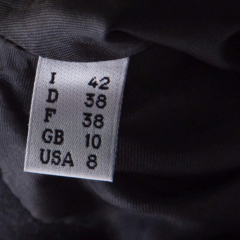 Manteau long Moschino en laine noire bordé de volants et appliqués de rosettes à boutons sur le devant M en vente 2