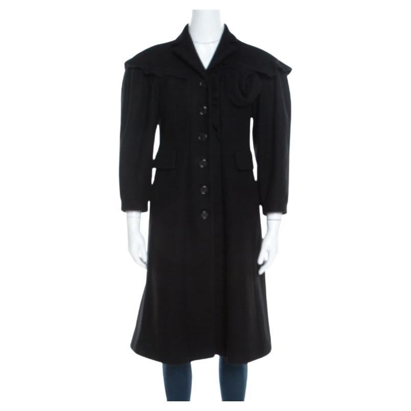 Moschino Abrigo largo de lana negro con adornos de volantes y rosetas con botones delante M en venta