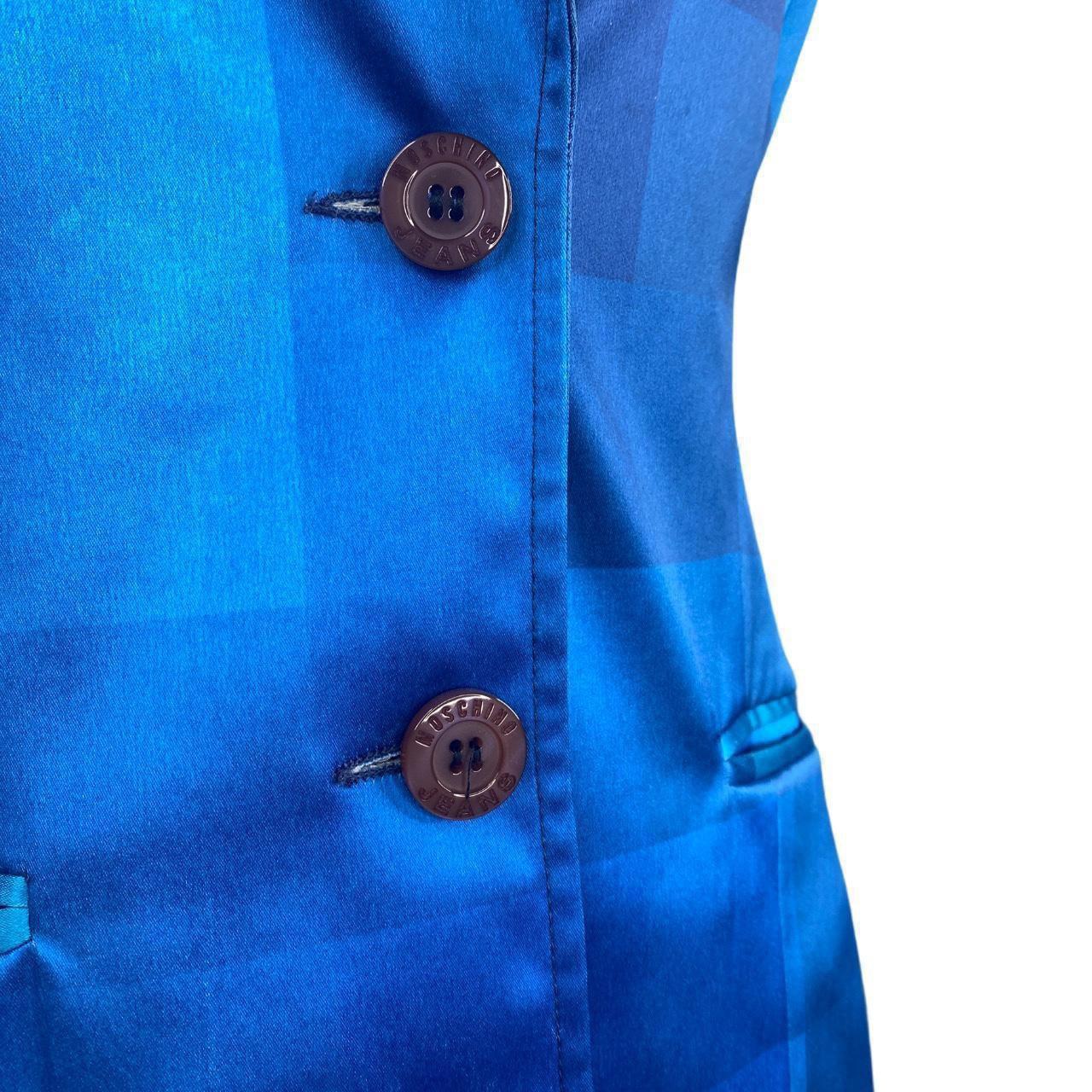 Moschino Blazer Blaue quadratische Satin-Jacke im Zustand „Gut“ im Angebot in London, GB