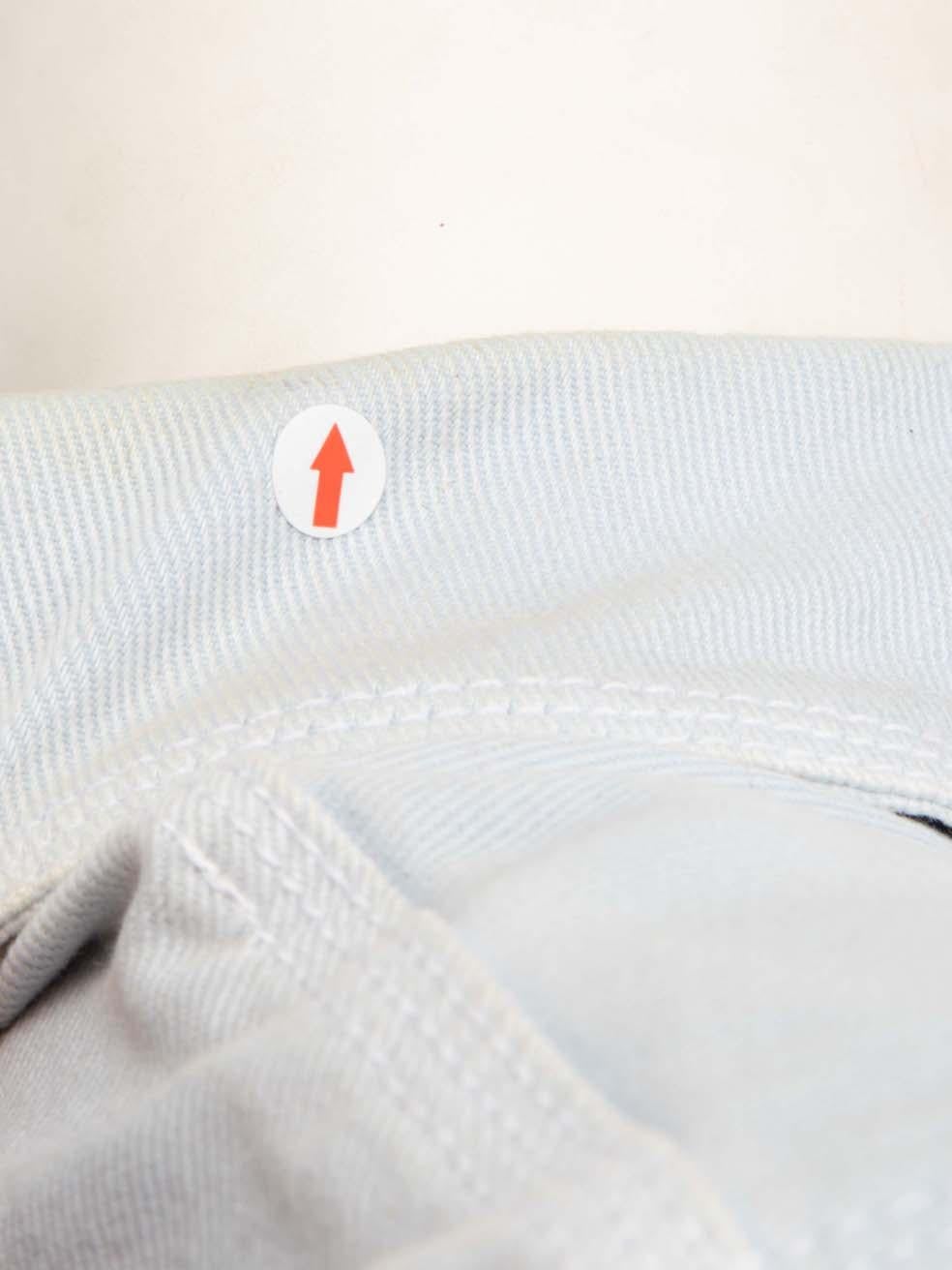 Veste Moschino bleue avec détails en forme de cœur, taille L en vente 4